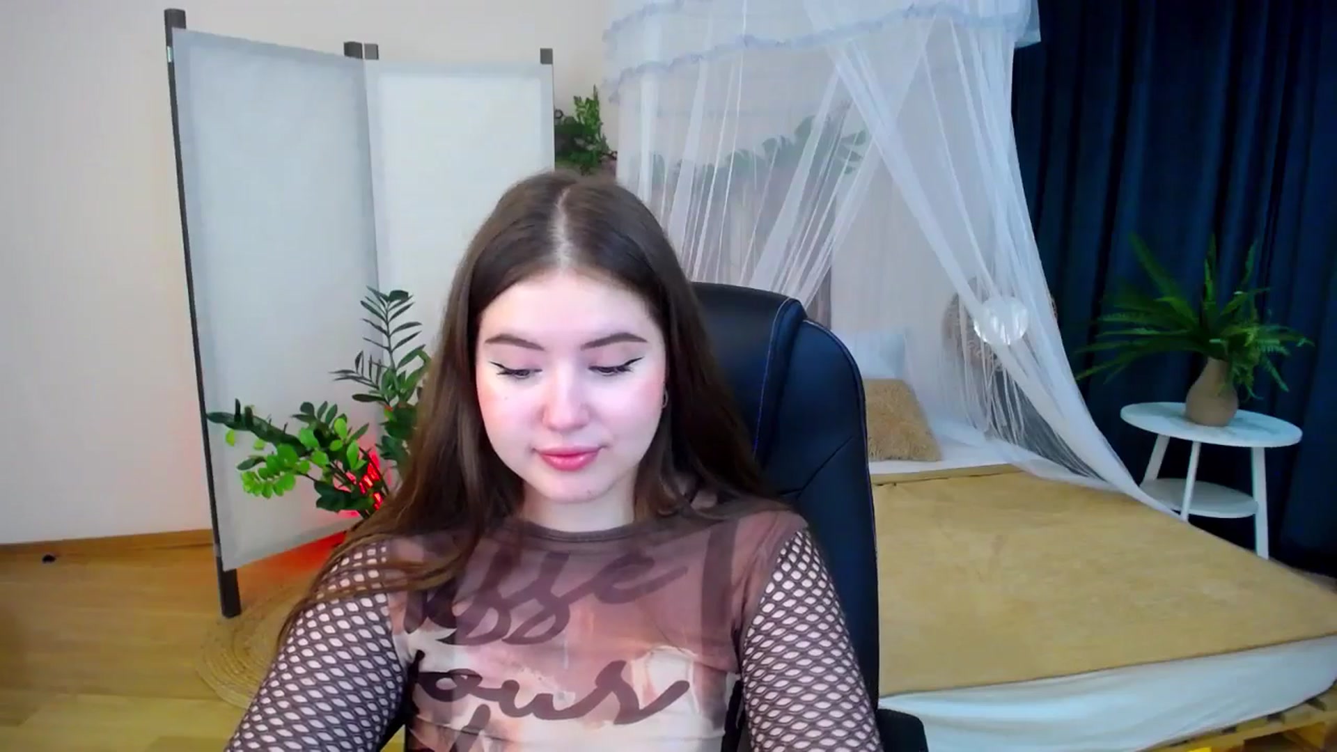 Gallery image thumbnail from AdmireMyEyes's myfreecams stream on, 10/23/2024, 23:47 image 20 of 20