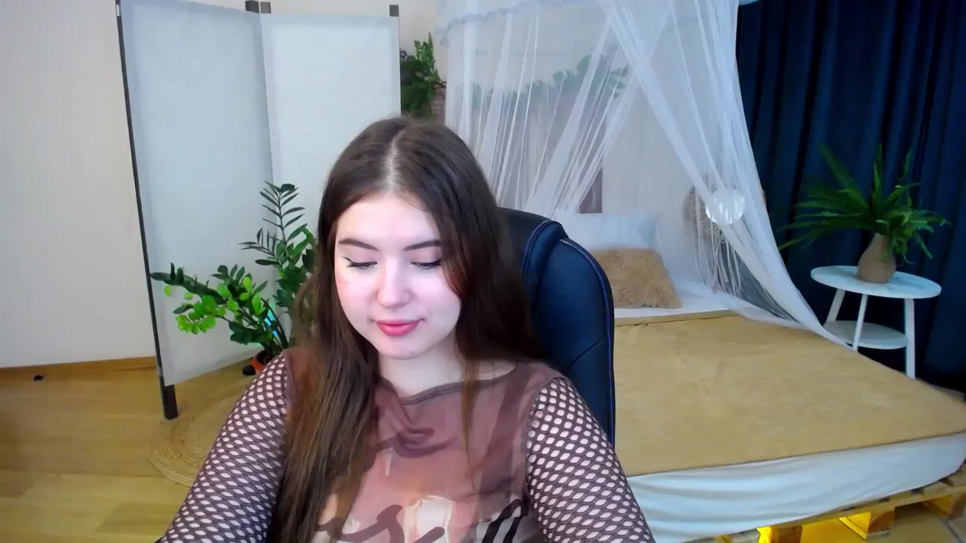 Gallery image thumbnail from AdmireMyEyes's myfreecams stream on, 10/23/2024, 23:47 image 3 of 20