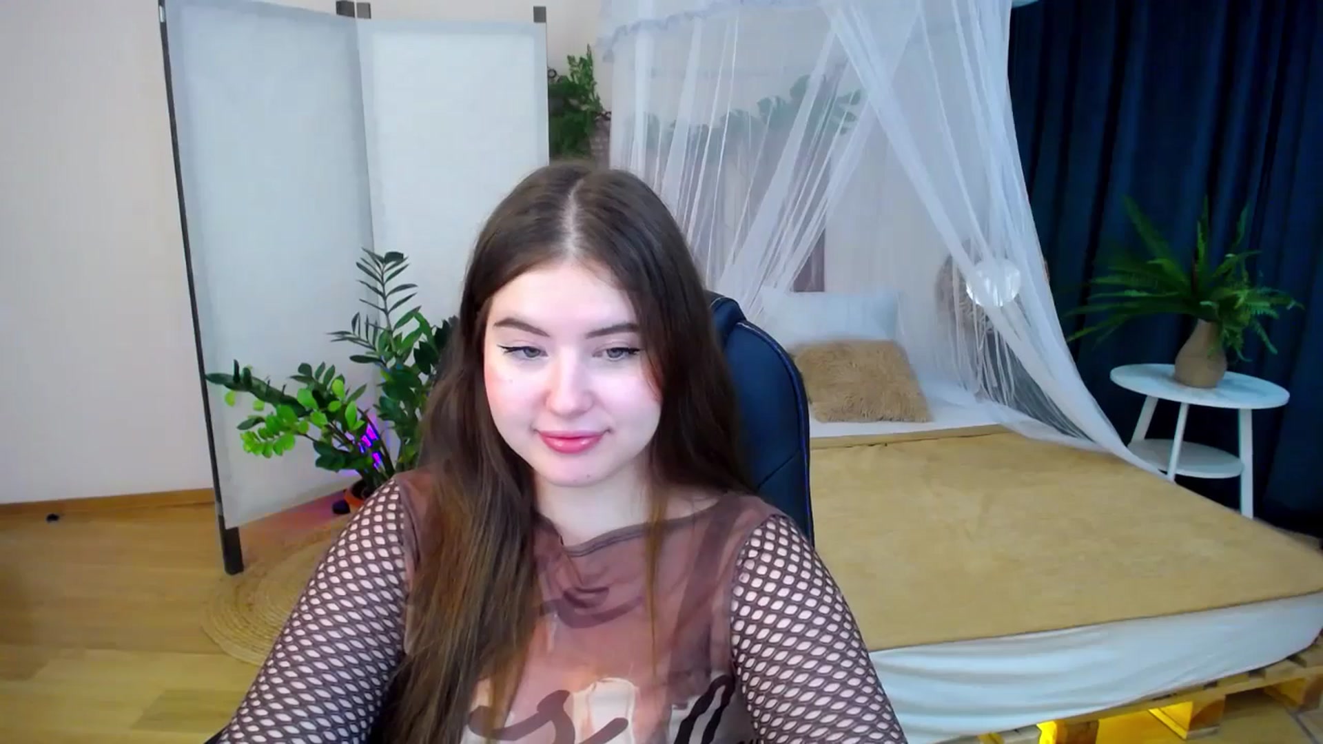 Gallery image thumbnail from AdmireMyEyes's myfreecams stream on, 10/23/2024, 23:47 image 4 of 20