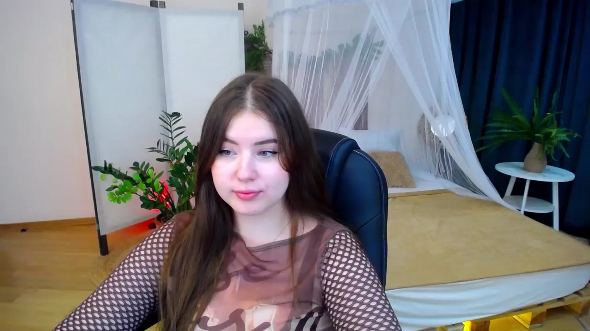 Gallery image thumbnail from AdmireMyEyes's myfreecams stream on, 10/23/2024, 23:47 image 2 of 20