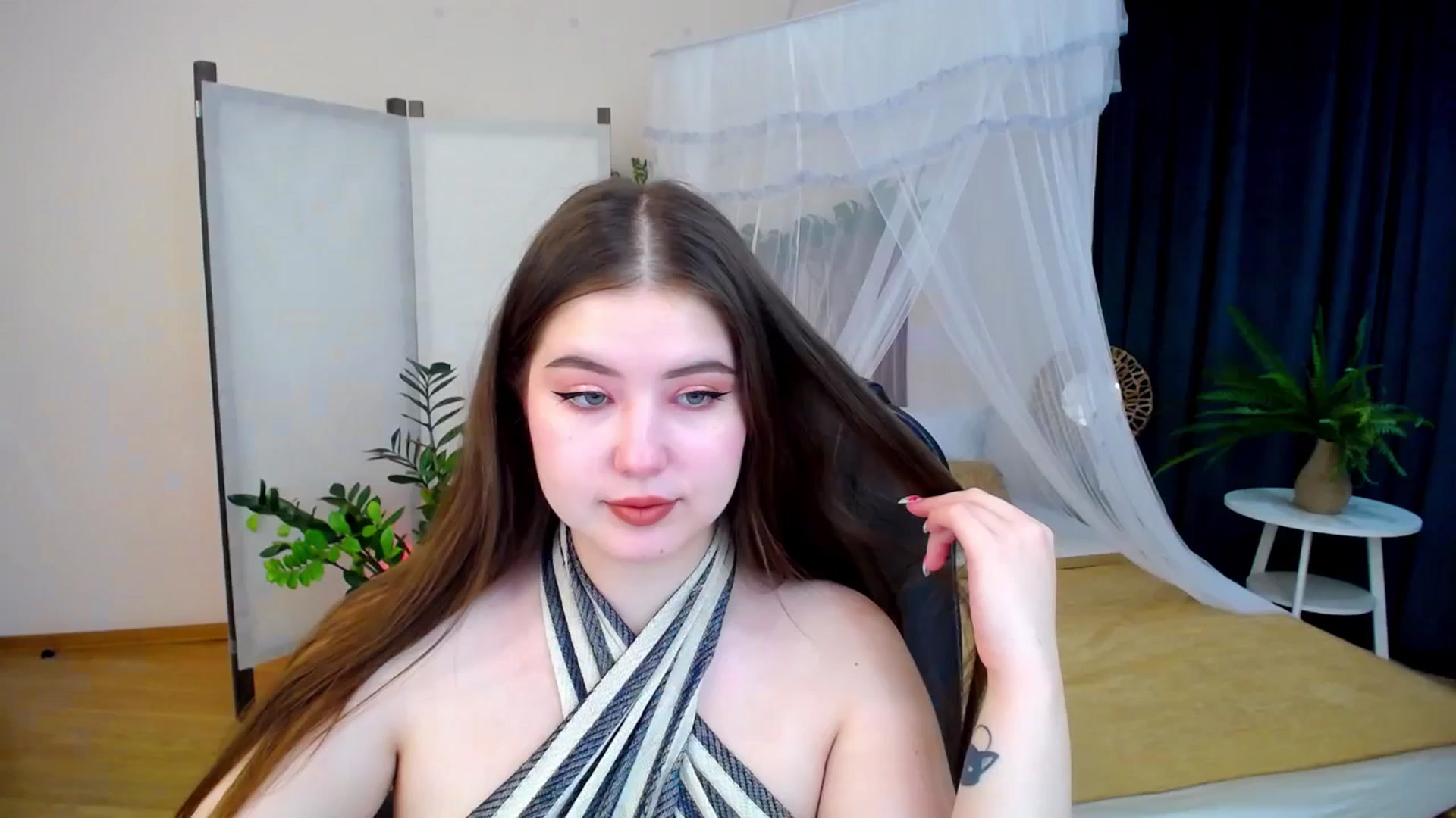 Gallery image thumbnail from AdmireMyEyes's myfreecams stream on, 10/24/2024, 19:46 image 1 of 20
