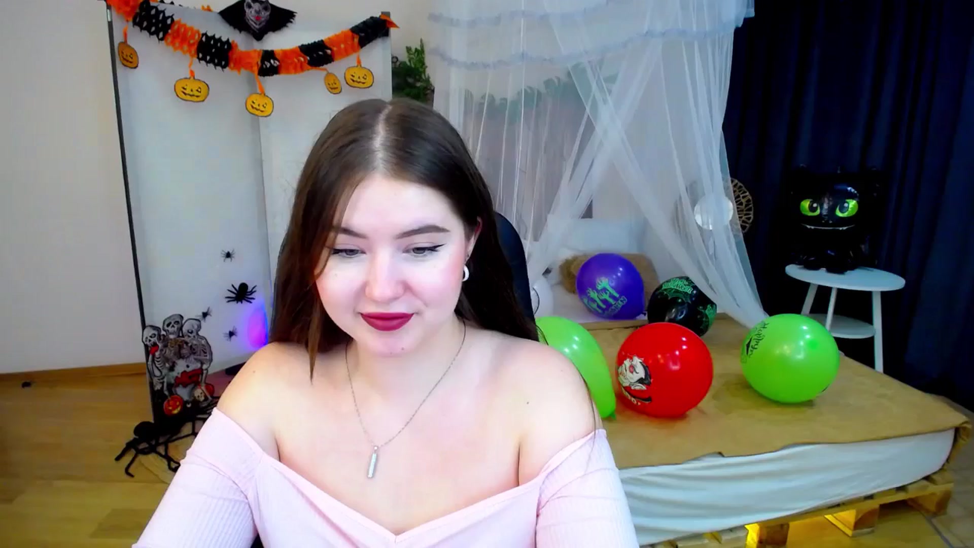 Gallery image thumbnail from AdmireMyEyes's myfreecams stream on, 10/25/2024, 19:47 image 10 of 20