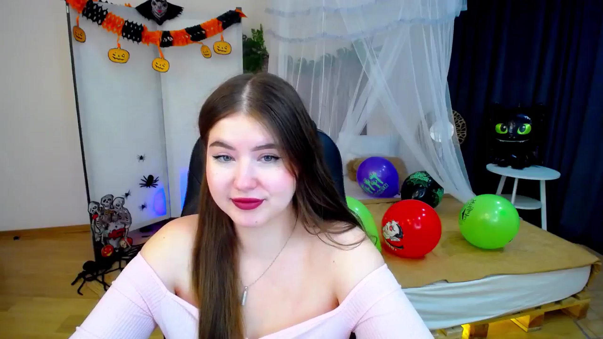 Gallery image thumbnail from AdmireMyEyes's myfreecams stream on, 10/25/2024, 19:47 image 12 of 20