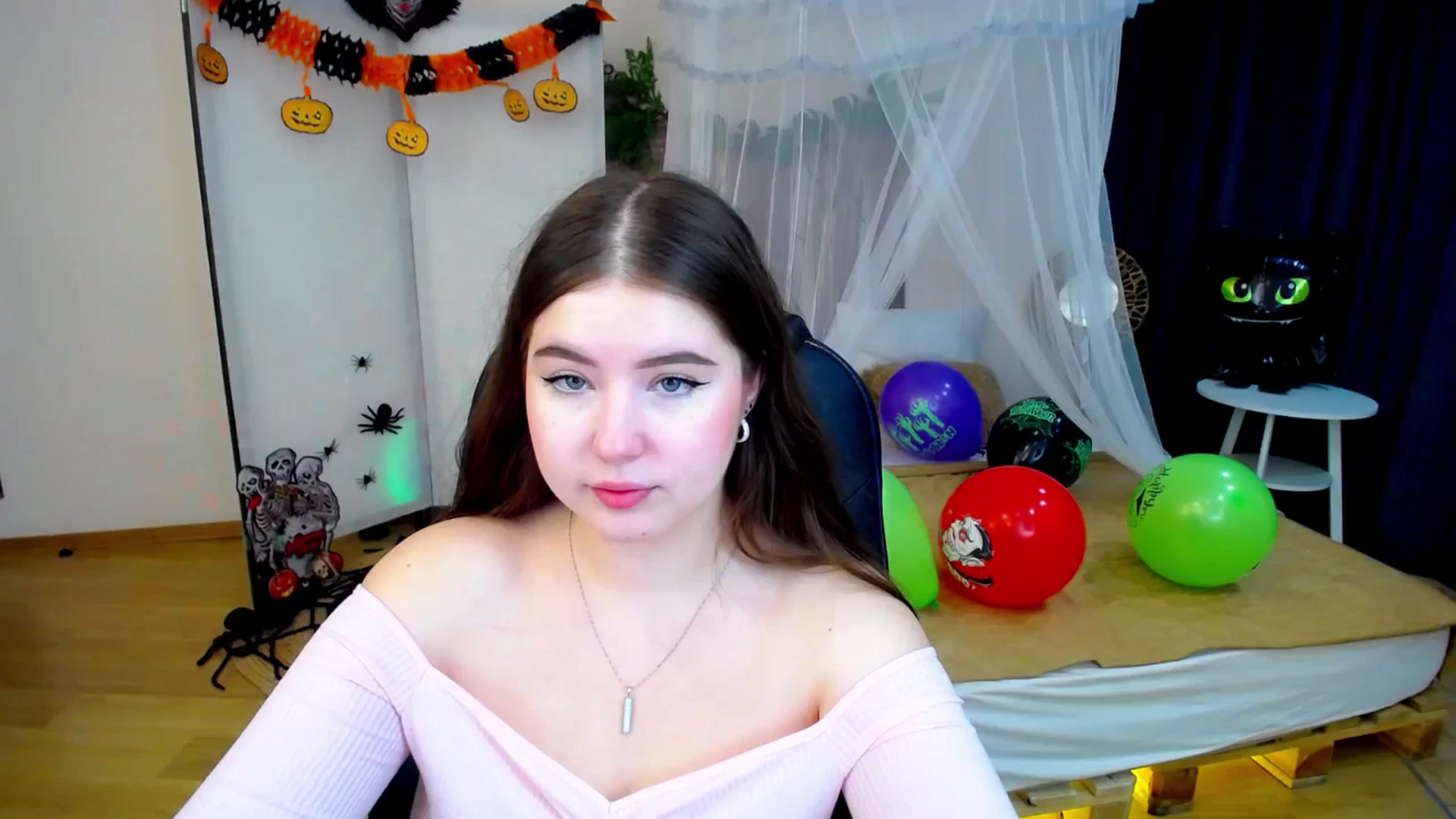 Gallery image thumbnail from AdmireMyEyes's myfreecams stream on, 10/25/2024, 19:47 image 1 of 20