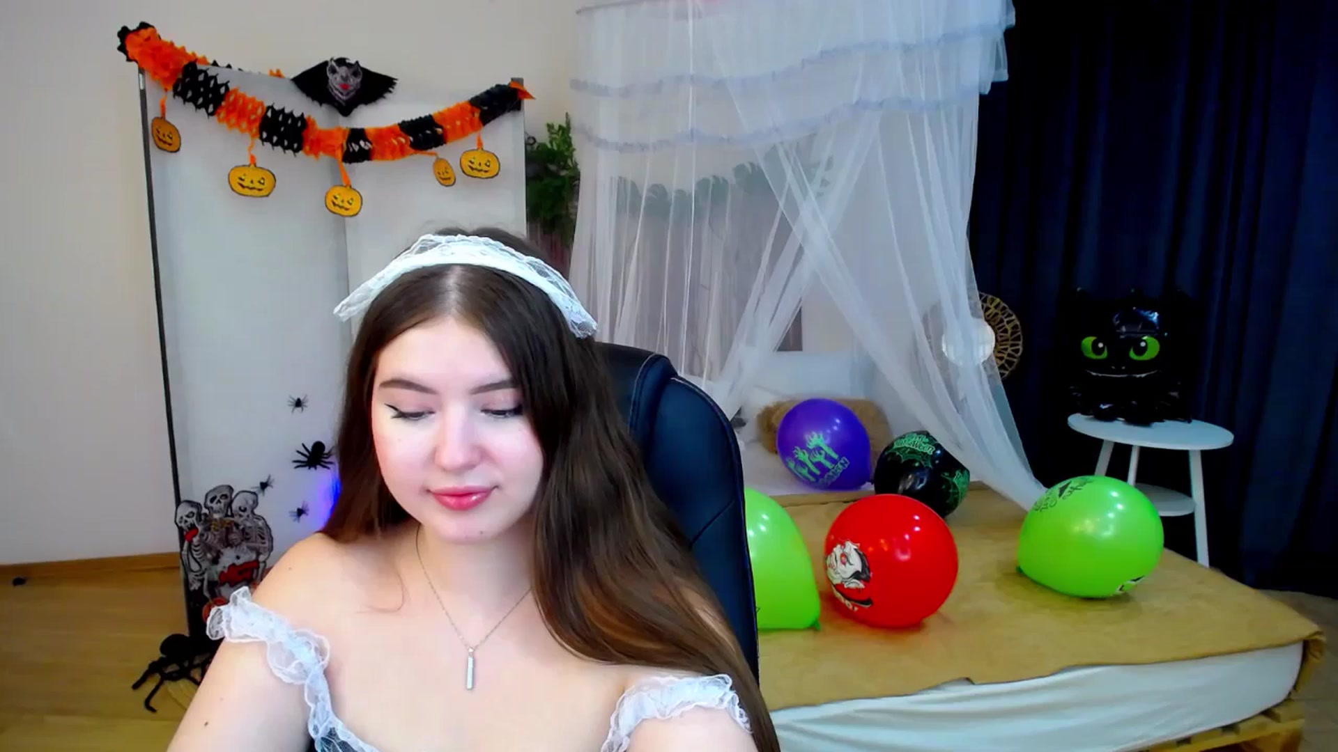 Gallery image thumbnail from AdmireMyEyes's myfreecams stream on, 10/25/2024, 21:38 image 18 of 20