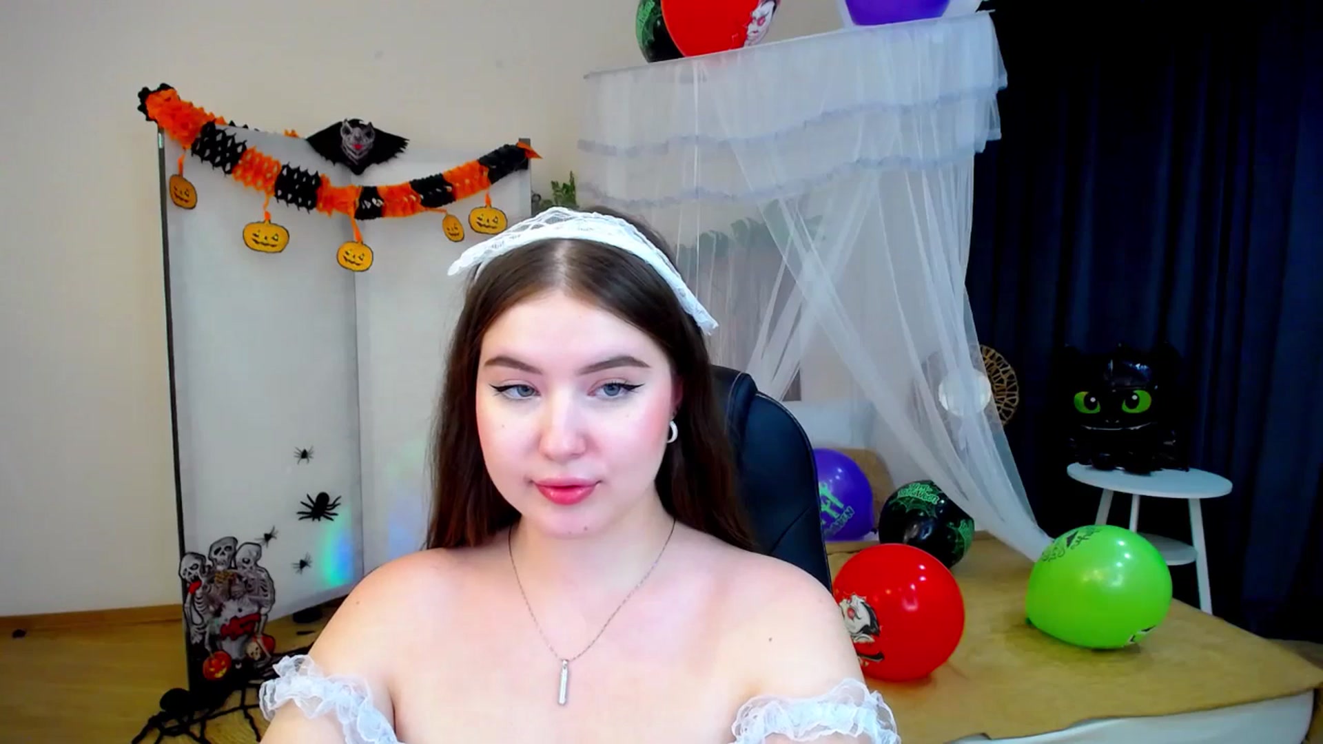 Gallery image thumbnail from AdmireMyEyes's myfreecams stream on, 10/25/2024, 22:58 image 19 of 20
