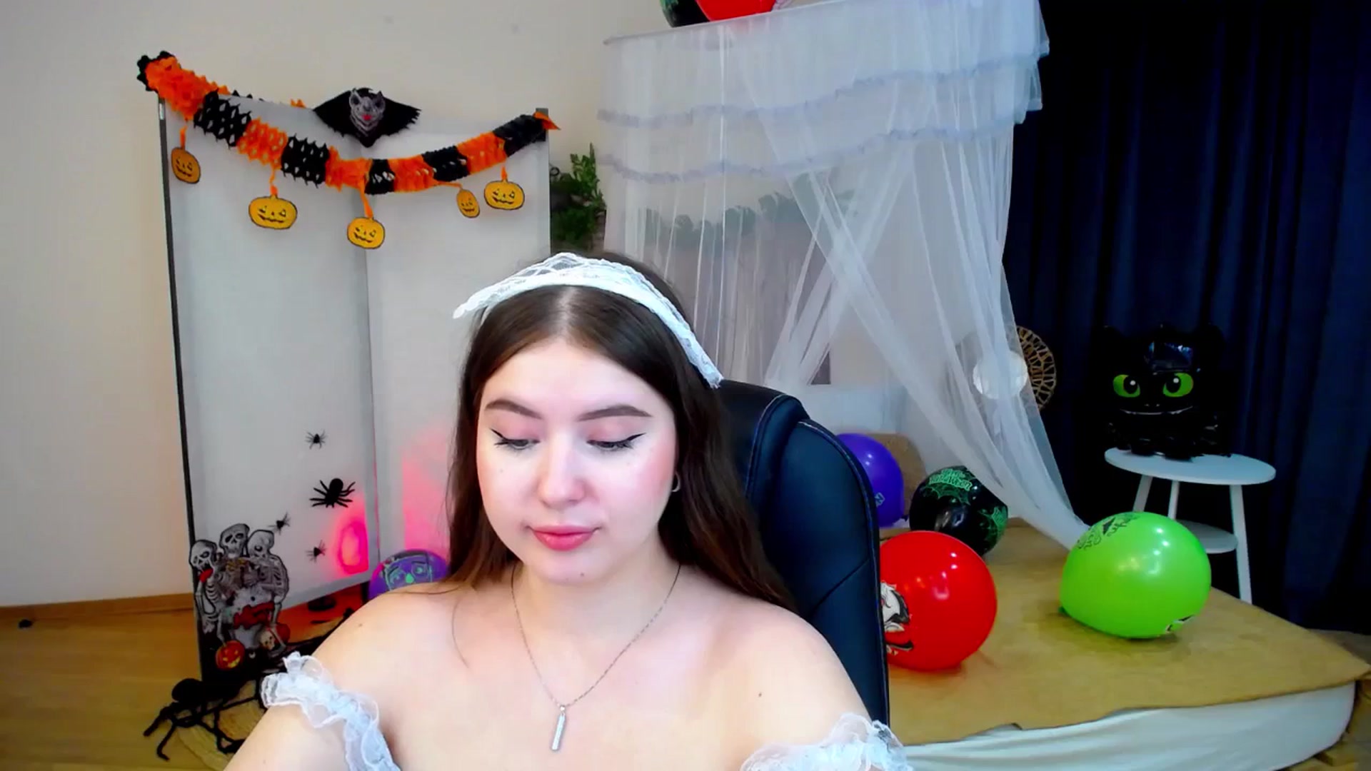 Gallery image thumbnail from AdmireMyEyes's myfreecams stream on, 10/25/2024, 23:20 image 6 of 20