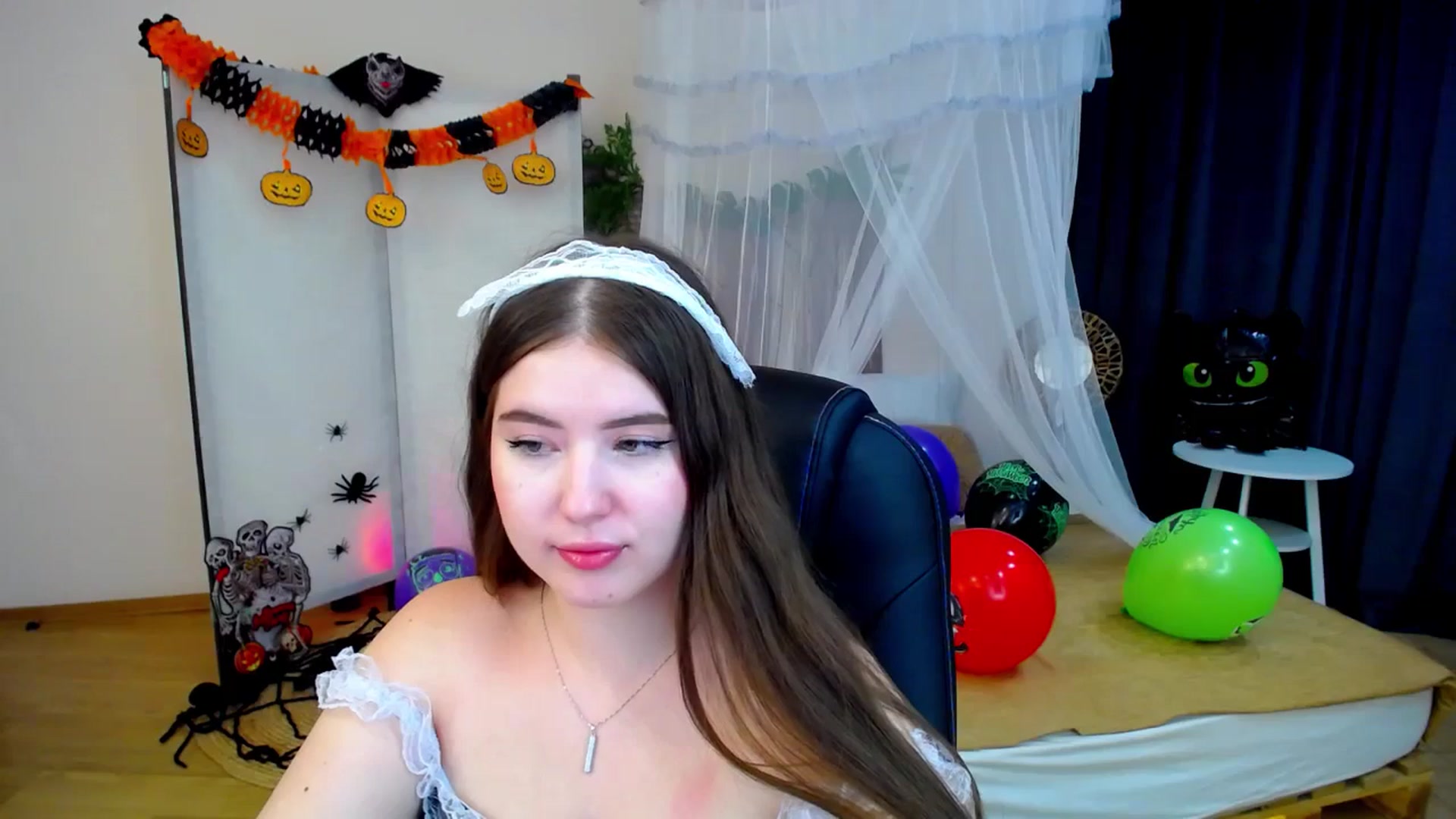 Gallery image thumbnail from AdmireMyEyes's myfreecams stream on, 10/25/2024, 23:20 image 15 of 20