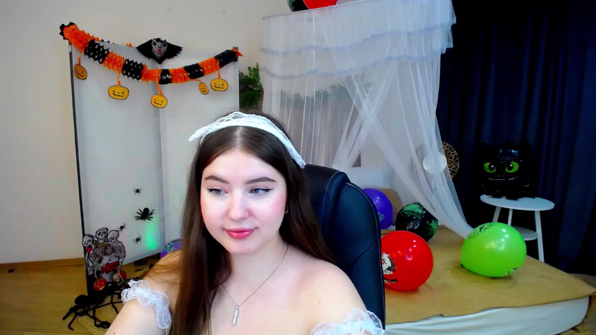 Gallery image thumbnail from AdmireMyEyes's myfreecams stream on, 10/25/2024, 23:20 image 7 of 20