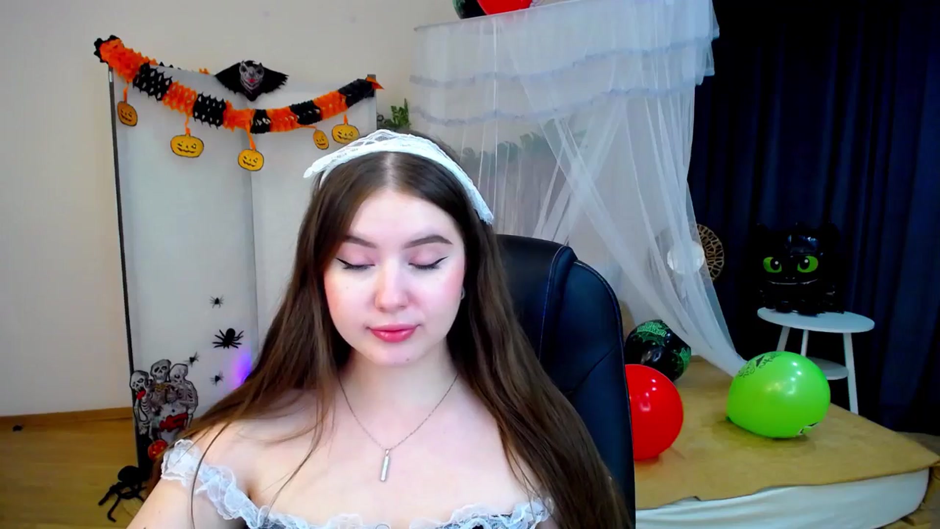 Gallery image thumbnail from AdmireMyEyes's myfreecams stream on, 10/25/2024, 23:20 image 2 of 20