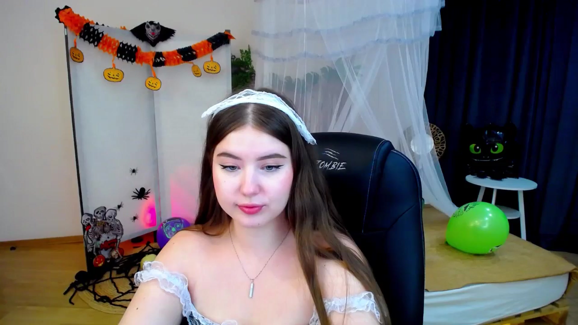 Gallery image thumbnail from AdmireMyEyes's myfreecams stream on, 10/25/2024, 23:20 image 19 of 20