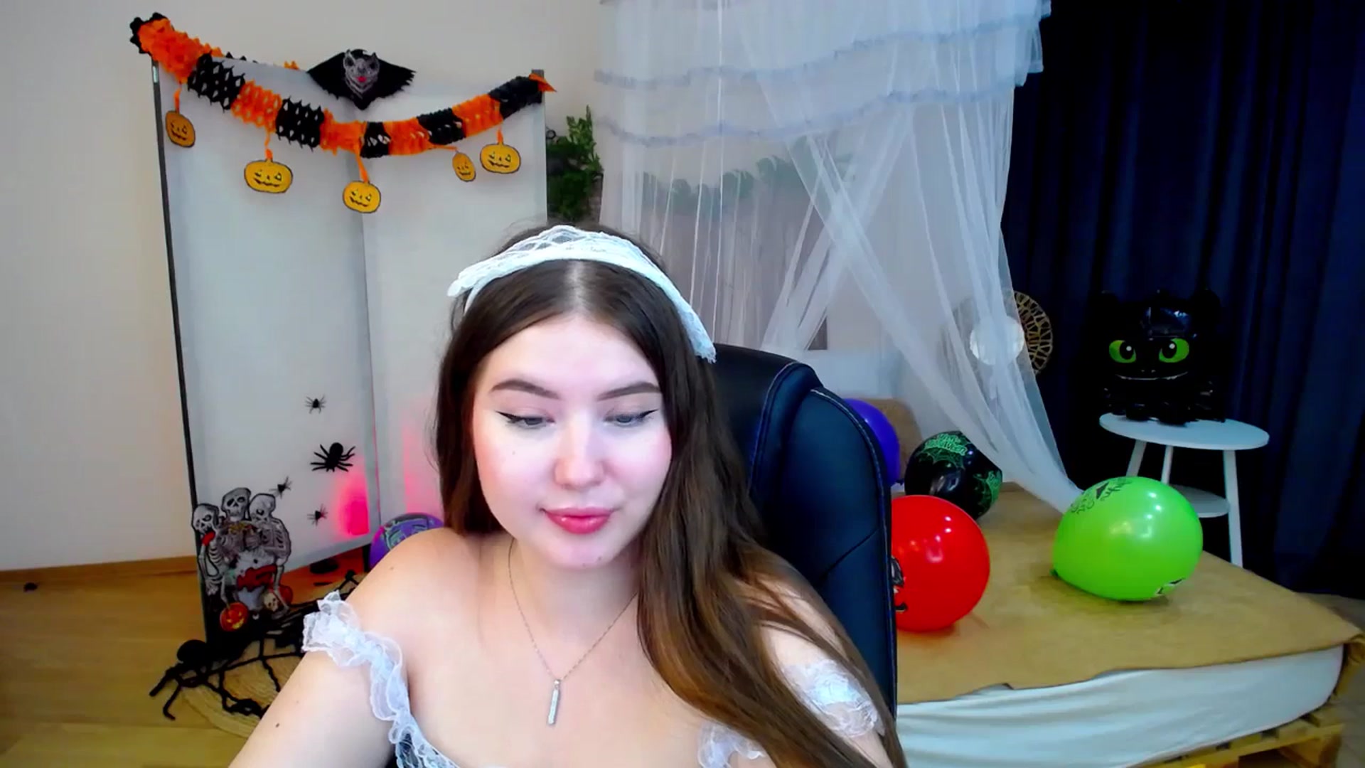 Gallery image thumbnail from AdmireMyEyes's myfreecams stream on, 10/25/2024, 23:20 image 12 of 20