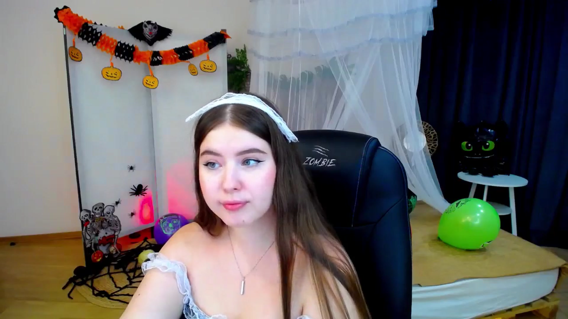Gallery image thumbnail from AdmireMyEyes's myfreecams stream on, 10/25/2024, 23:20 image 20 of 20