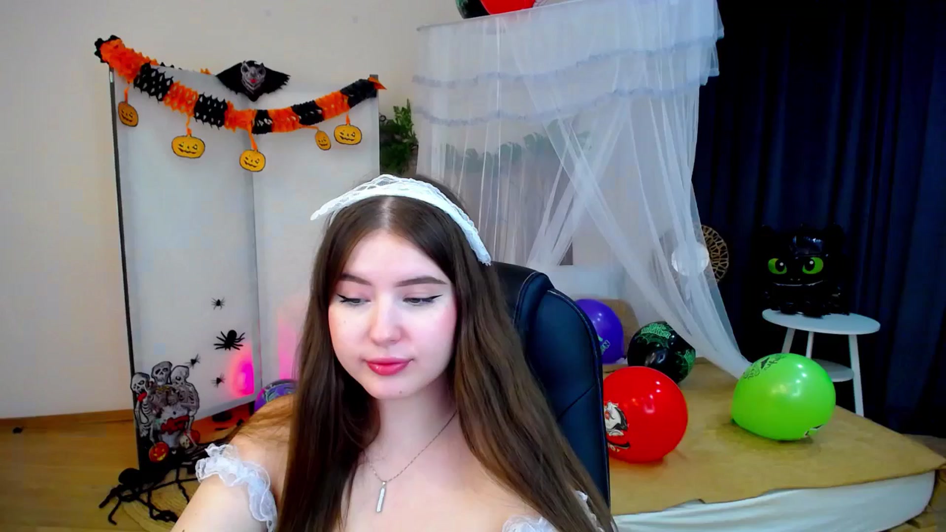 Gallery image thumbnail from AdmireMyEyes's myfreecams stream on, 10/25/2024, 23:20 image 9 of 20