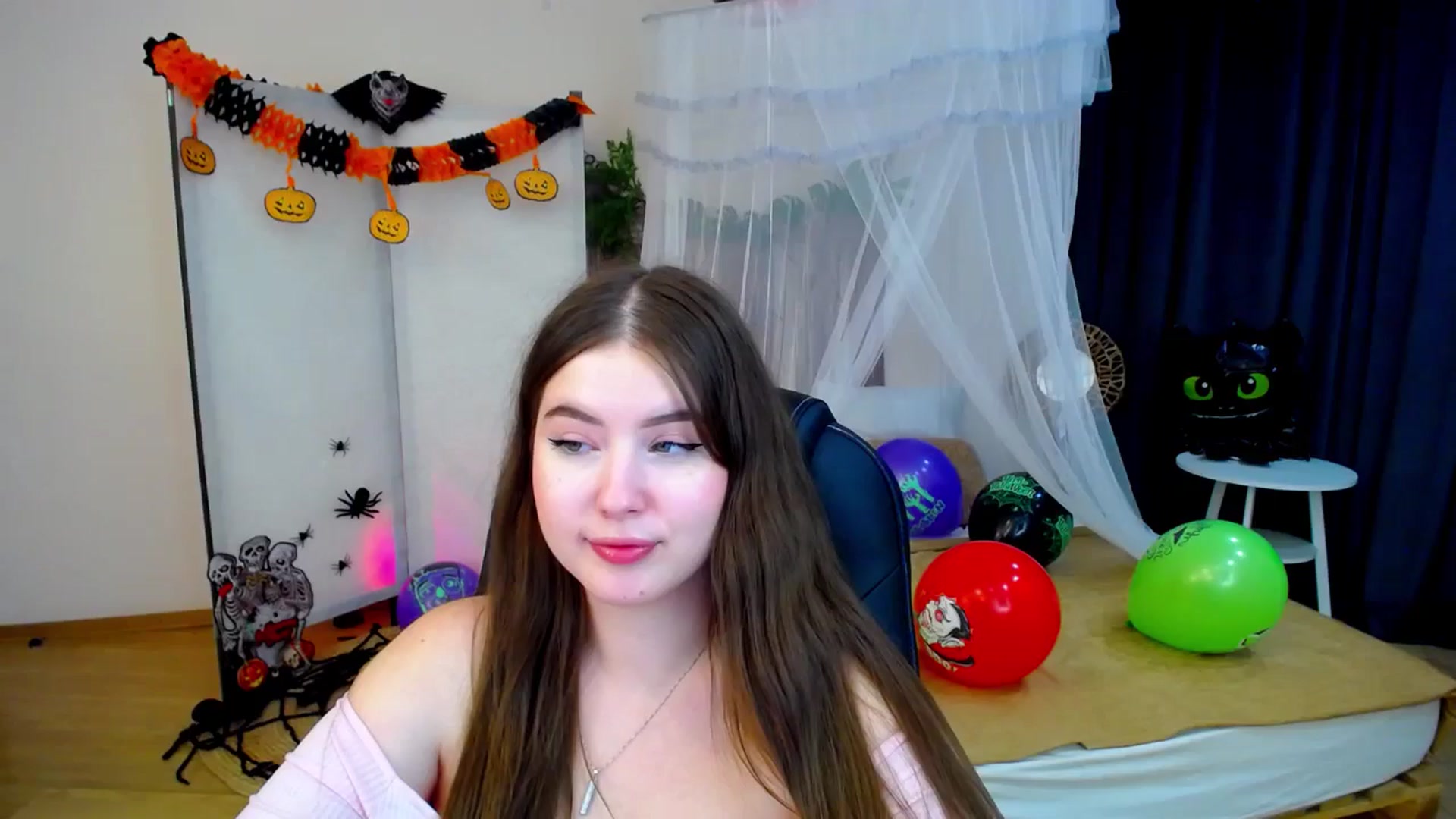 Gallery image thumbnail from AdmireMyEyes's myfreecams stream on, 10/26/2024, 01:03 image 3 of 20