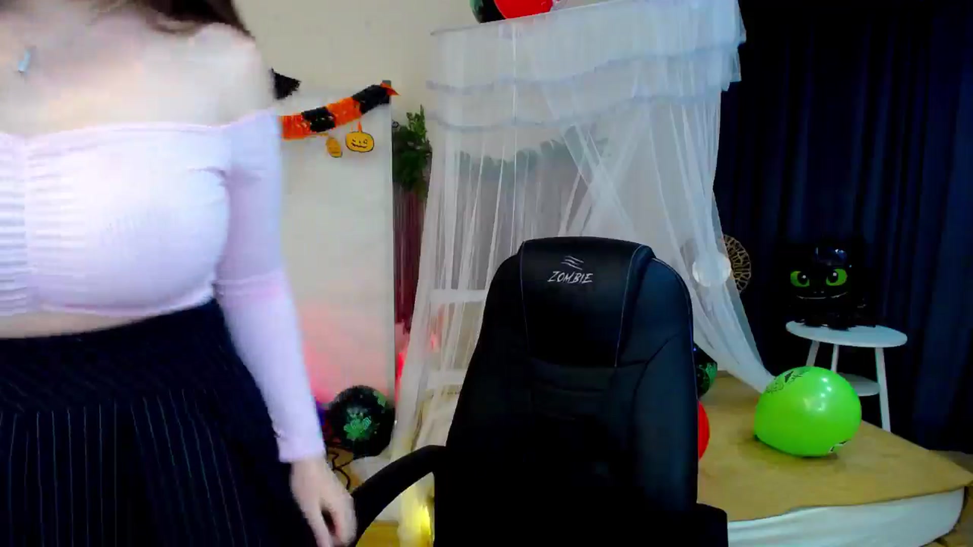 Gallery image thumbnail from AdmireMyEyes's myfreecams stream on, 10/26/2024, 01:03 image 17 of 20