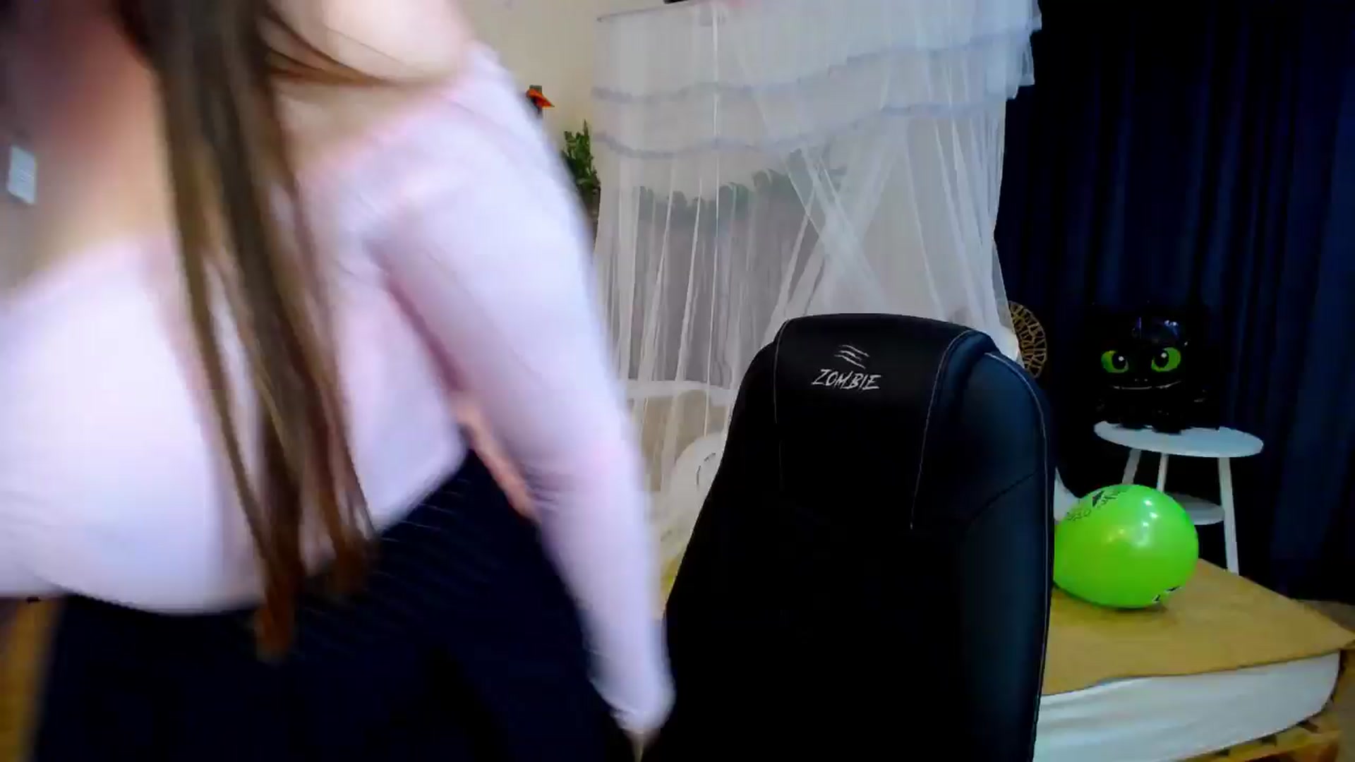 Gallery image thumbnail from AdmireMyEyes's myfreecams stream on, 10/26/2024, 01:03 image 1 of 20