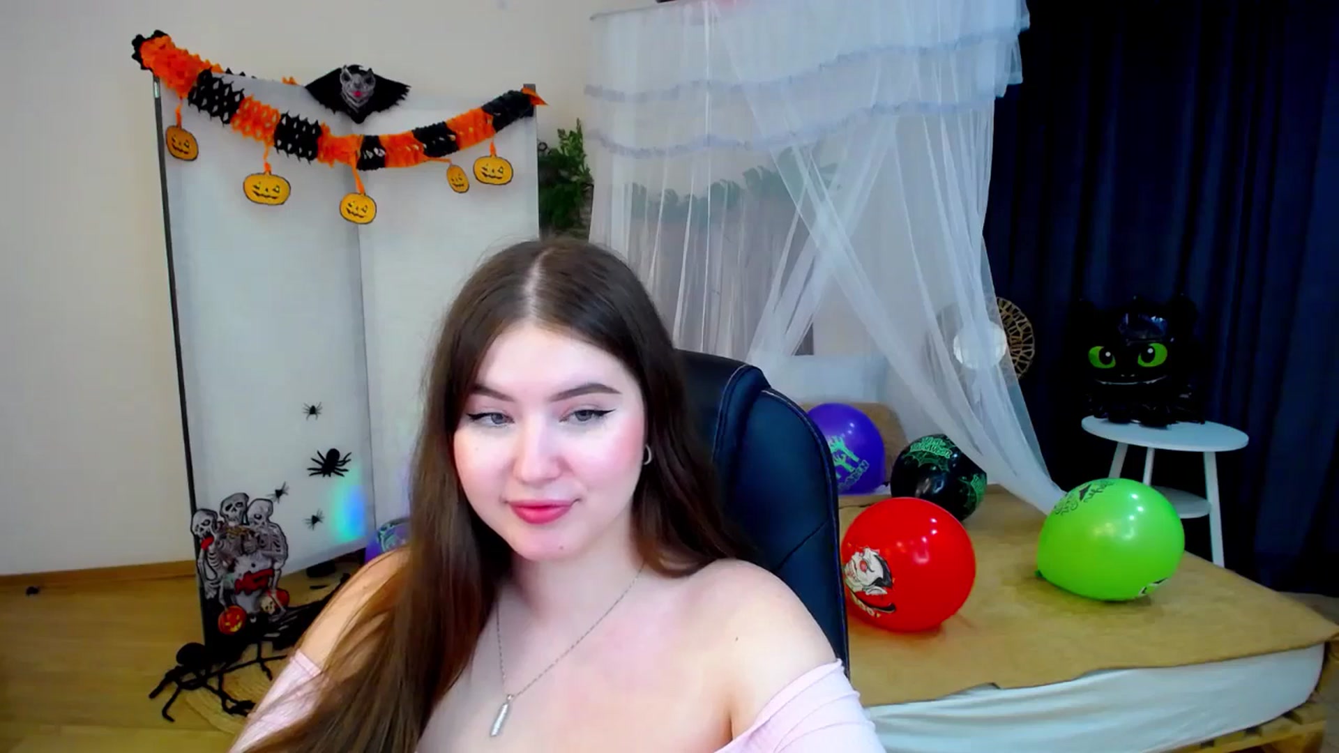 Gallery image thumbnail from AdmireMyEyes's myfreecams stream on, 10/26/2024, 01:03 image 2 of 20