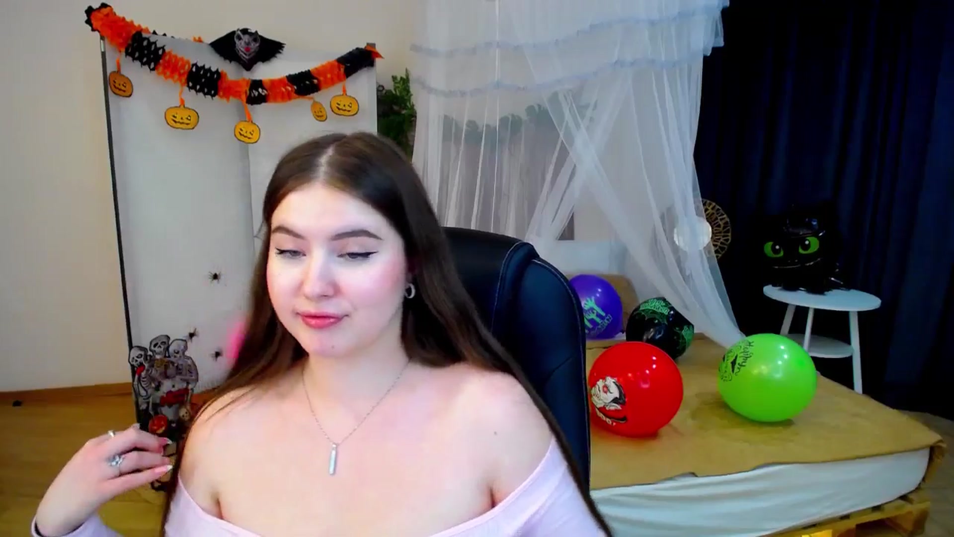 Gallery image thumbnail from AdmireMyEyes's myfreecams stream on, 10/26/2024, 02:54 image 18 of 20