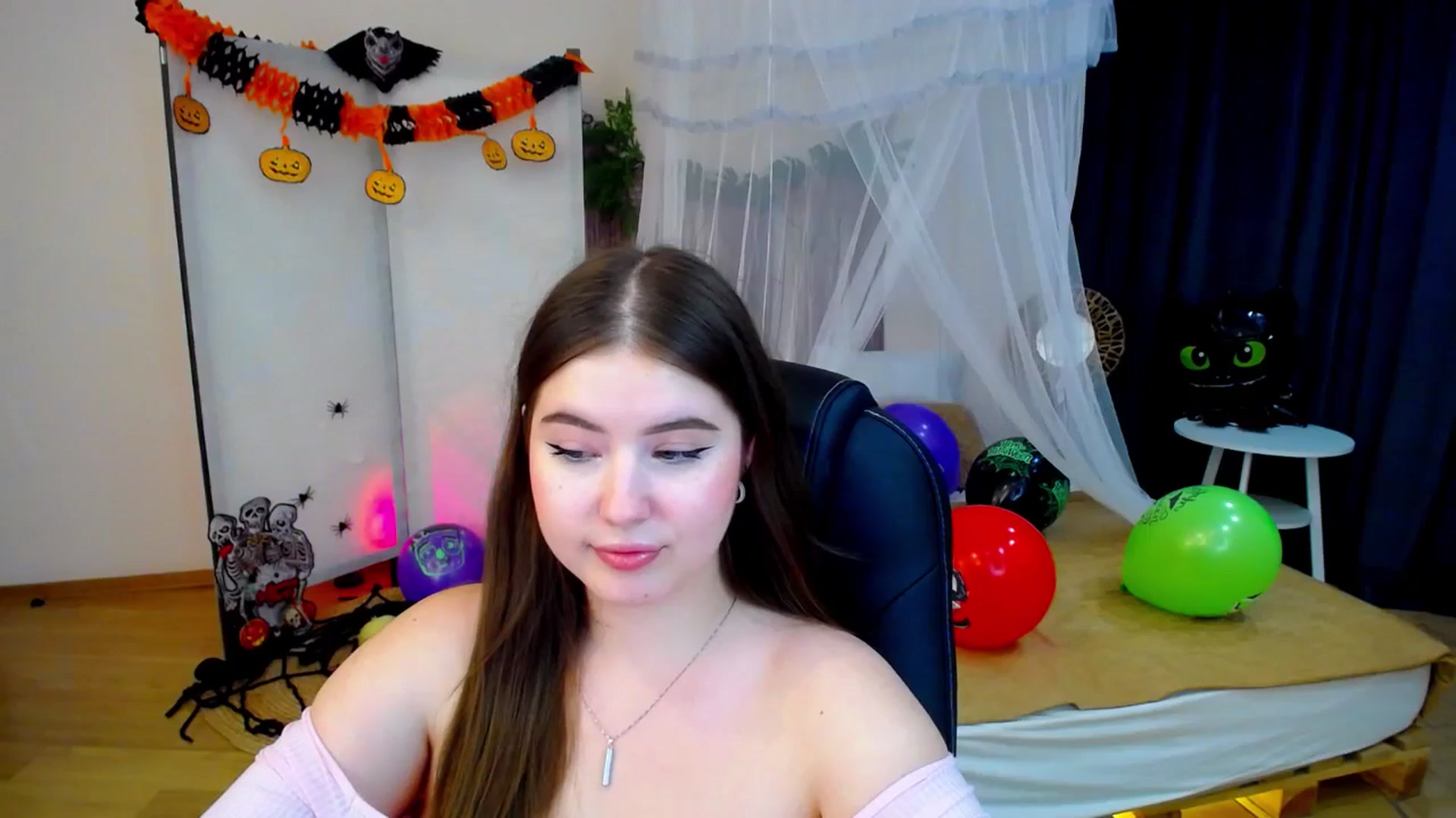 Gallery image thumbnail from AdmireMyEyes's myfreecams stream on, 10/26/2024, 02:54 image 2 of 20