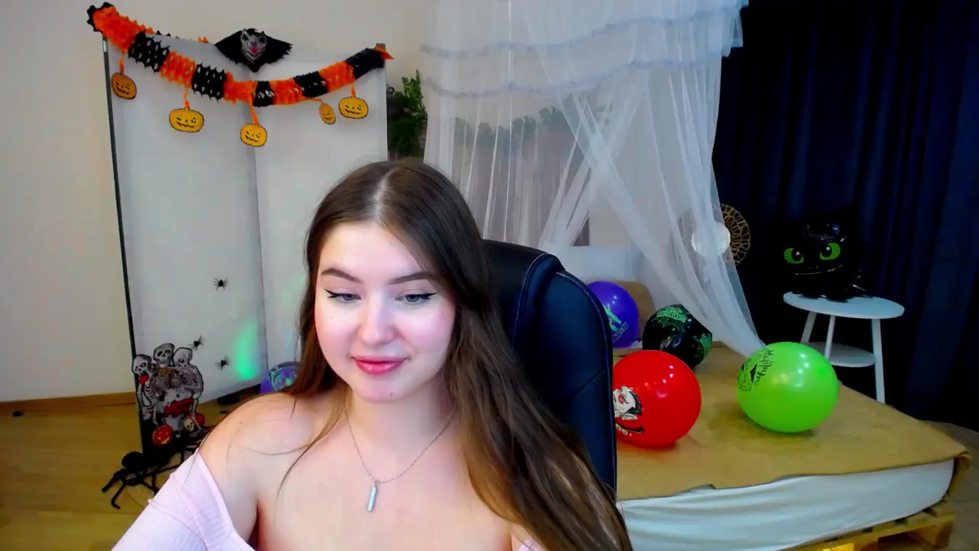 Gallery image thumbnail from AdmireMyEyes's myfreecams stream on, 10/26/2024, 02:54 image 20 of 20