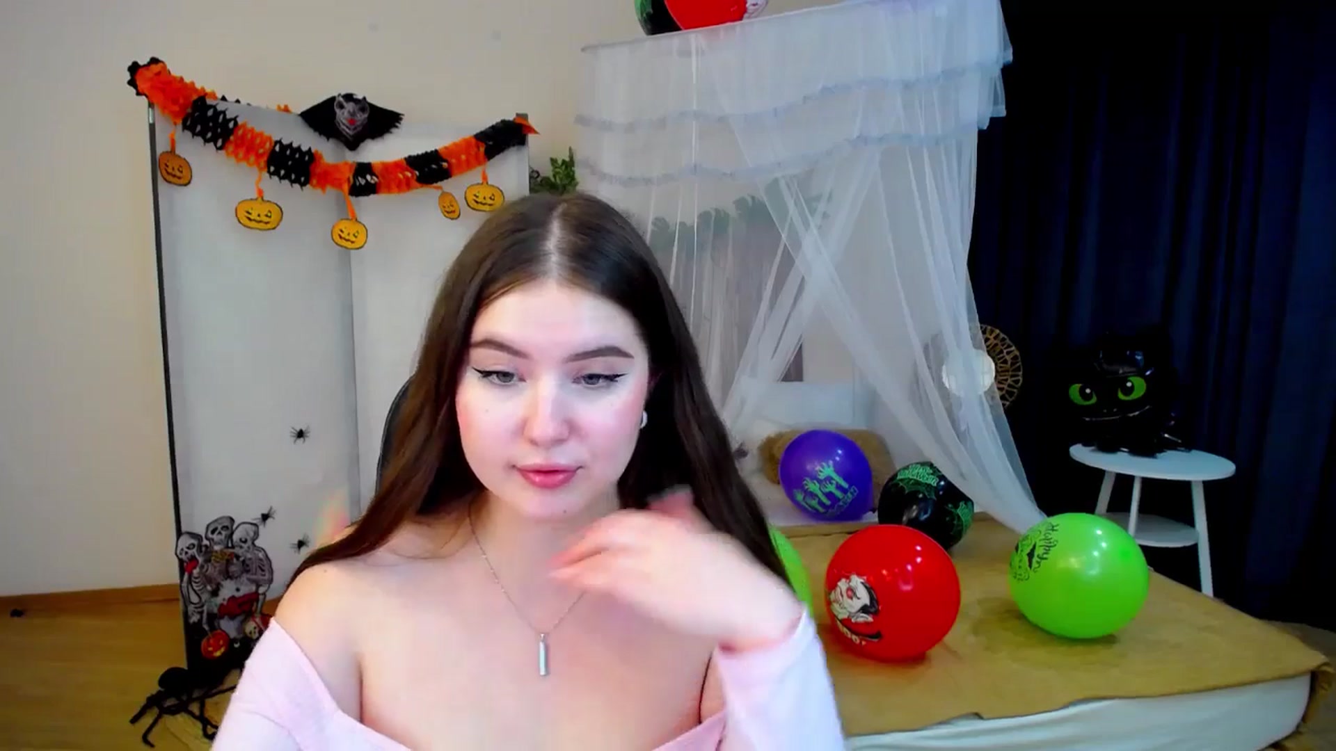 Gallery image thumbnail from AdmireMyEyes's myfreecams stream on, 10/26/2024, 02:54 image 16 of 20