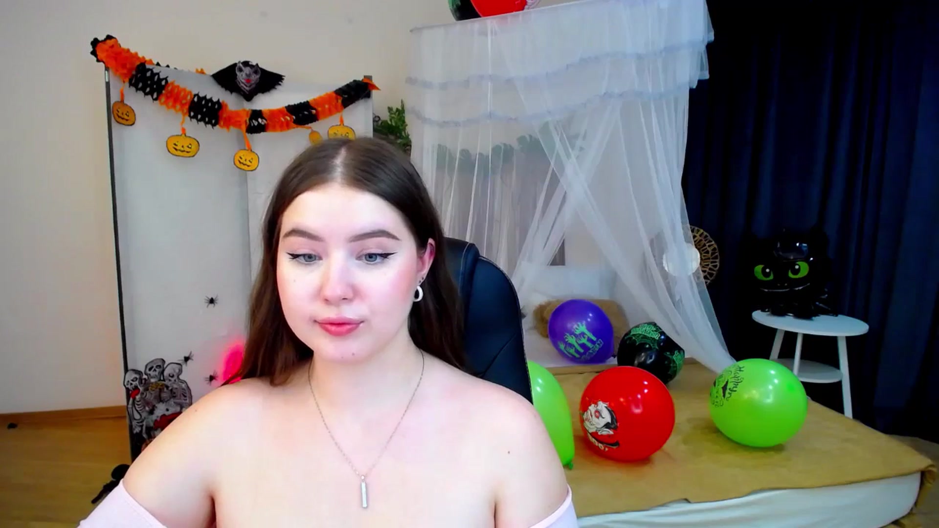 Gallery image thumbnail from AdmireMyEyes's myfreecams stream on, 10/26/2024, 02:54 image 6 of 20