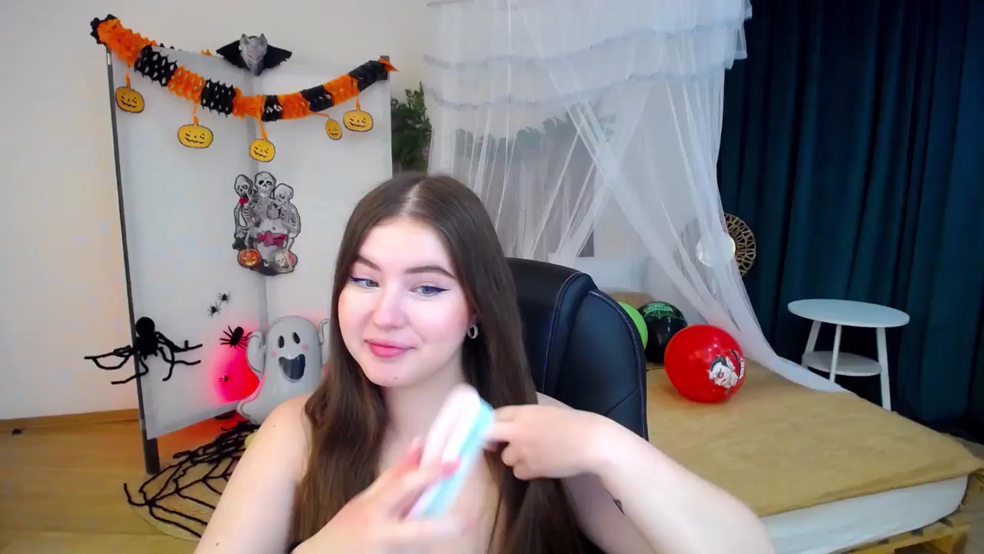 Gallery image thumbnail from AdmireMyEyes's myfreecams stream on, 10/28/2024, 07:29 image 1 of 20