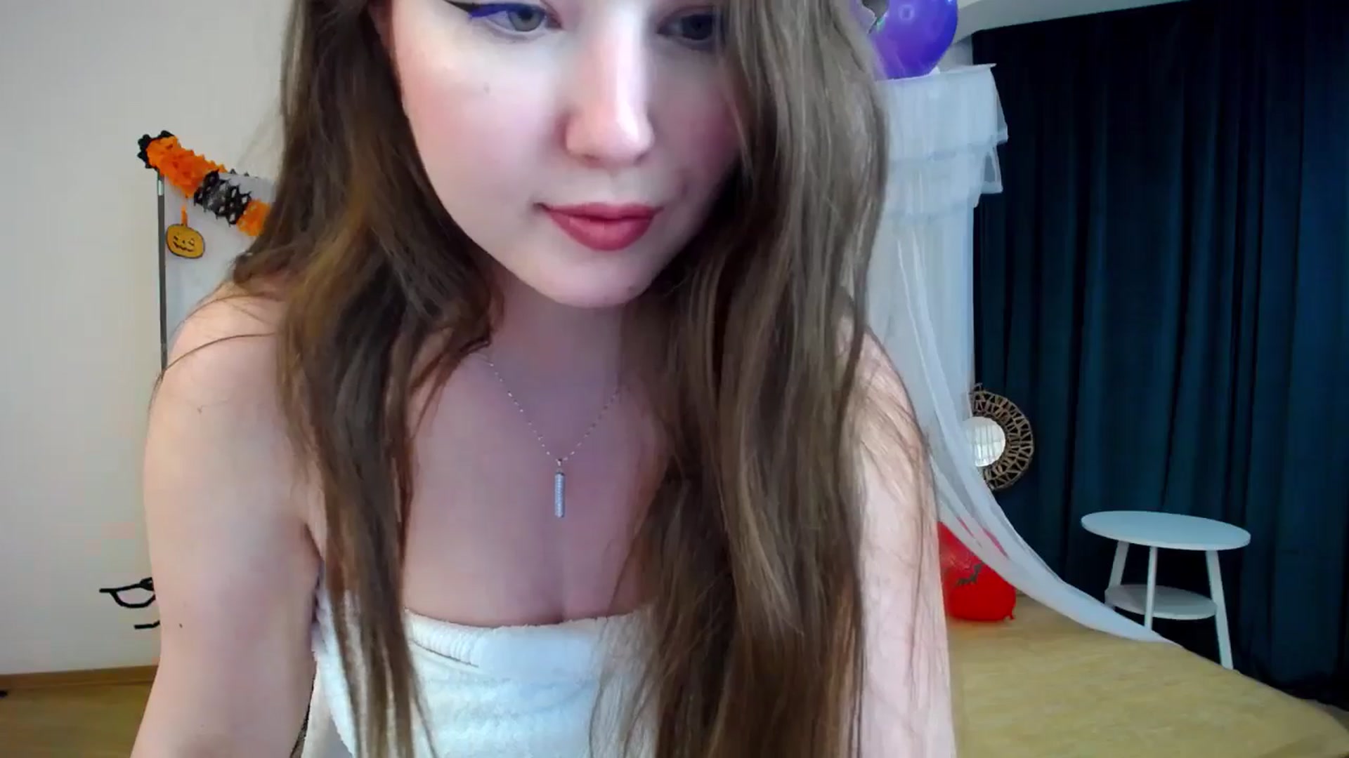 Gallery image thumbnail from AdmireMyEyes's myfreecams stream on, 10/28/2024, 09:57 image 8 of 20