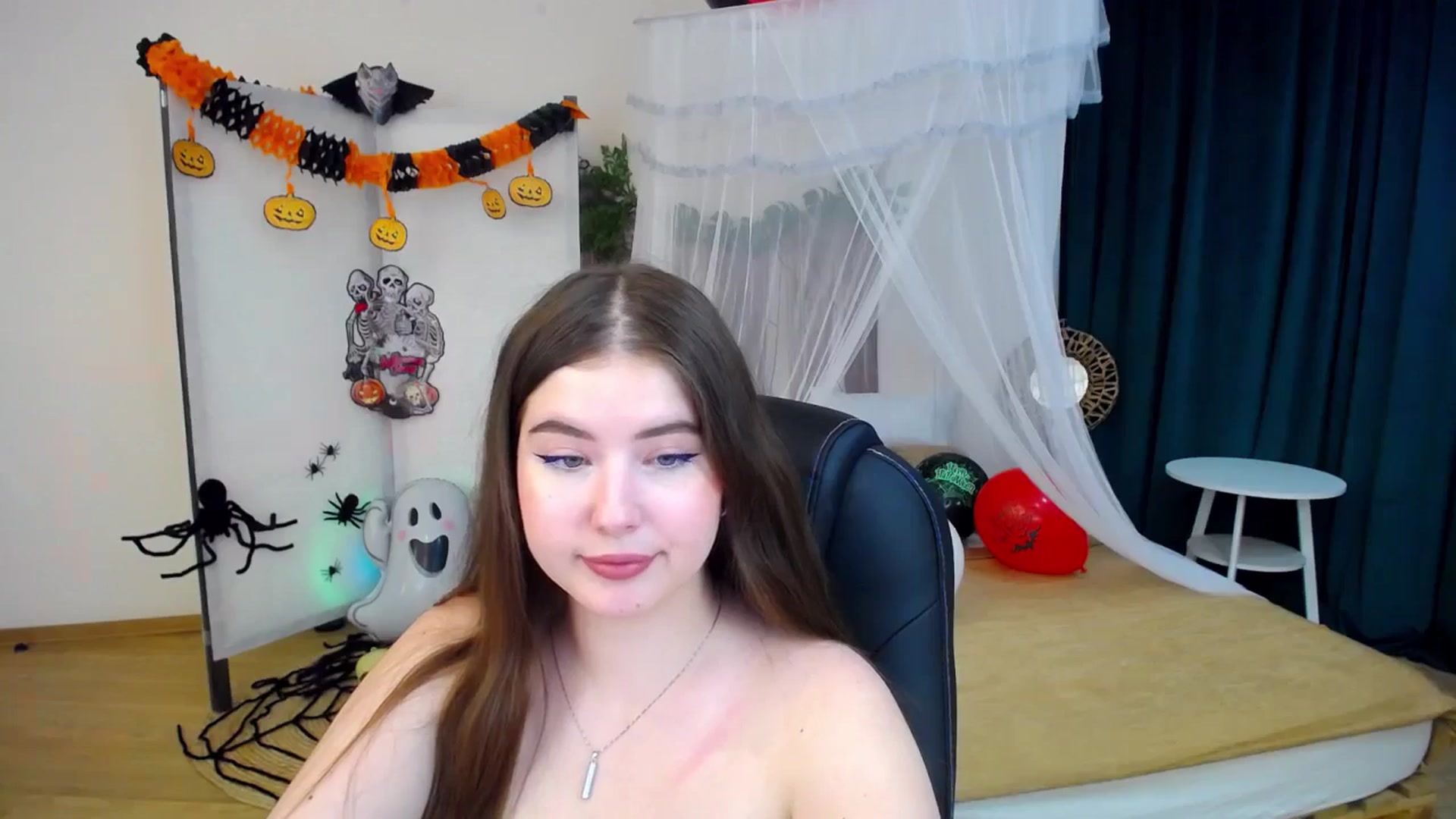 Gallery image thumbnail from AdmireMyEyes's myfreecams stream on, 10/28/2024, 09:57 image 4 of 20