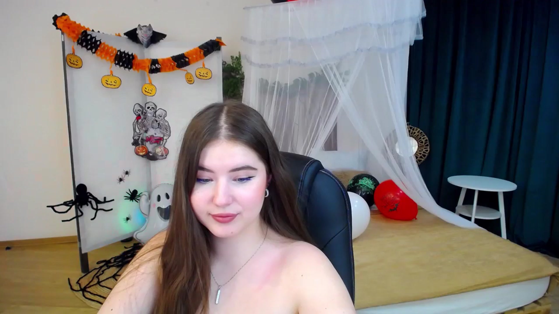 Gallery image thumbnail from AdmireMyEyes's myfreecams stream on, 10/28/2024, 09:57 image 5 of 20