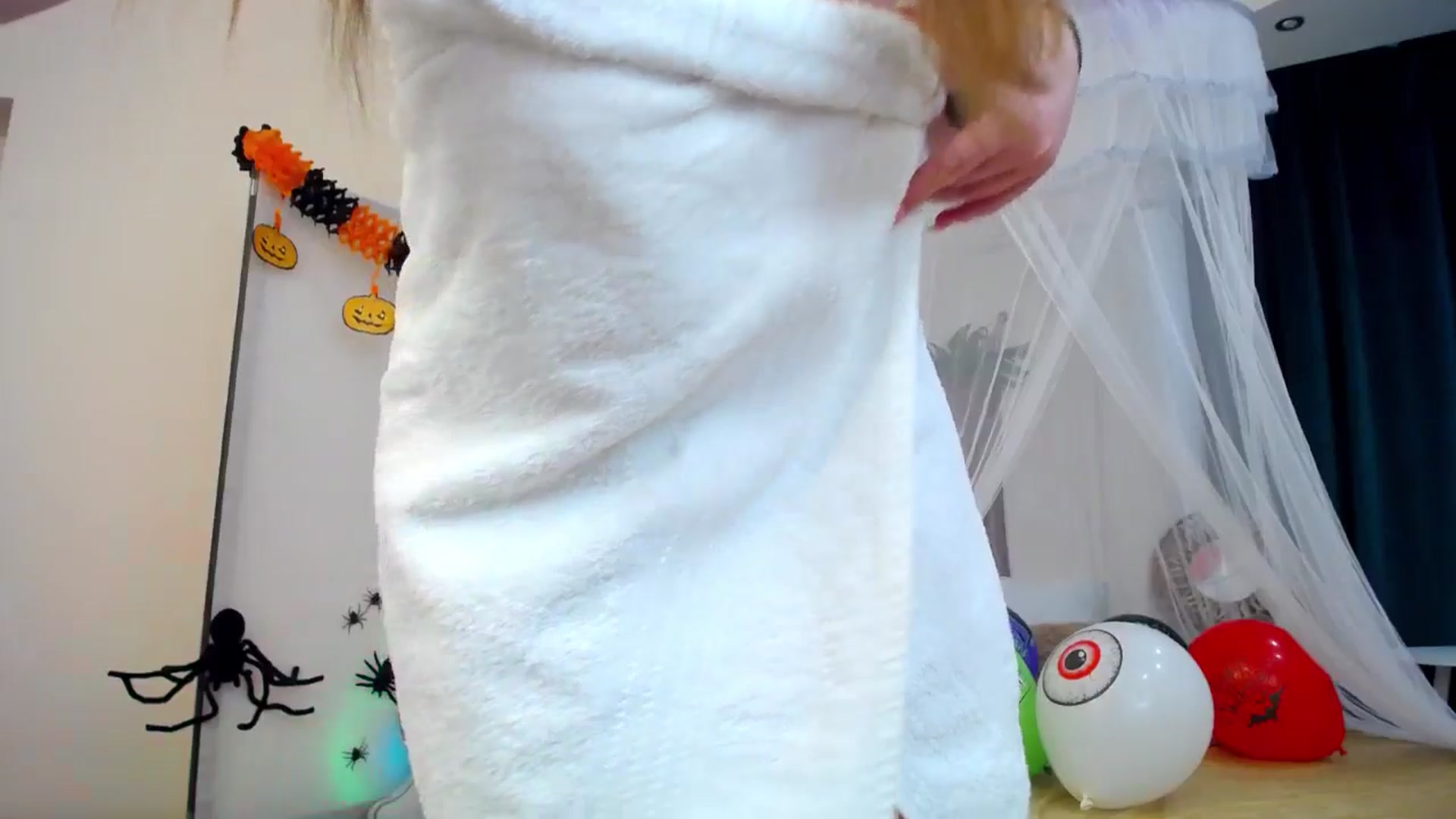 Gallery image thumbnail from AdmireMyEyes's myfreecams stream on, 10/28/2024, 09:57 image 7 of 20