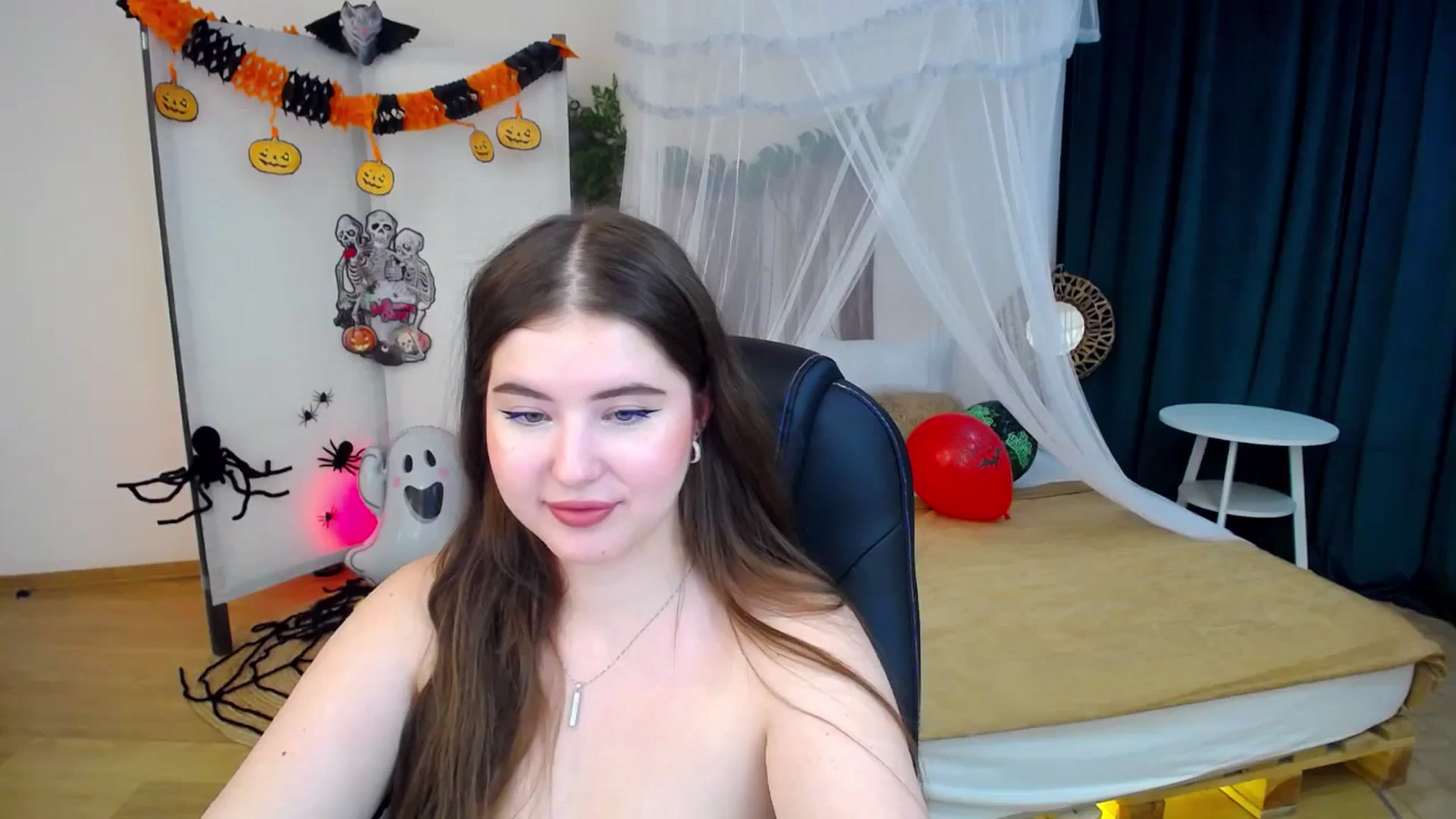 Gallery image thumbnail from AdmireMyEyes's myfreecams stream on, 10/28/2024, 09:57 image 13 of 20
