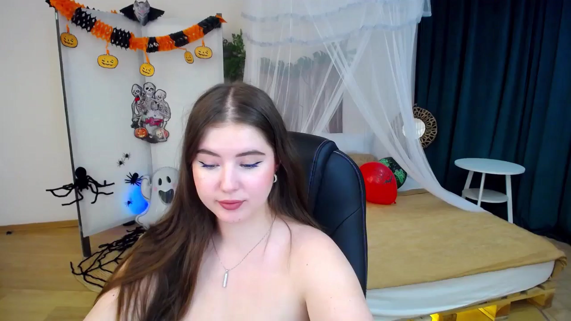 Gallery image thumbnail from AdmireMyEyes's myfreecams stream on, 10/28/2024, 09:57 image 15 of 20