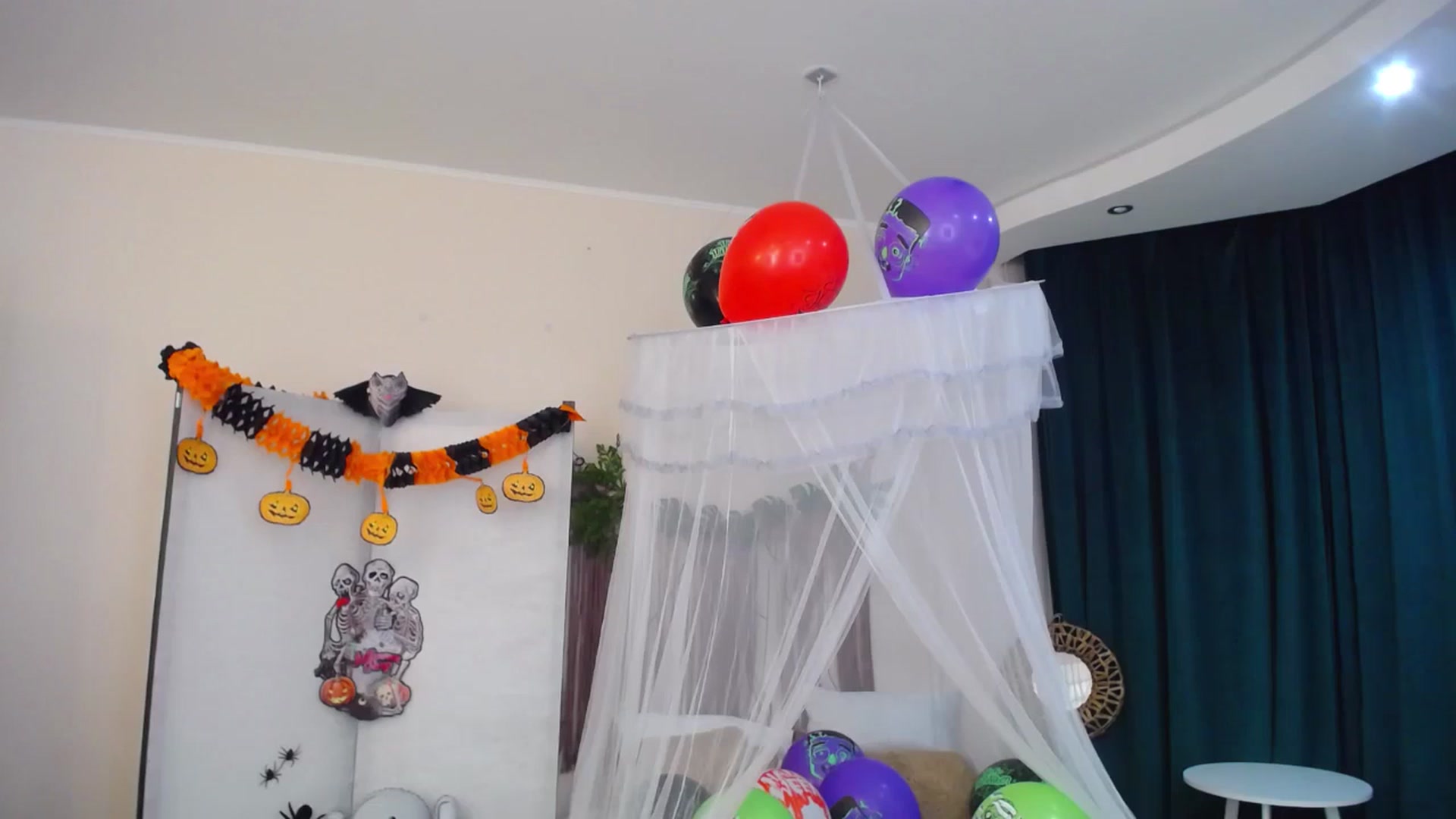 Gallery image thumbnail from AdmireMyEyes's myfreecams stream on, 10/29/2024, 05:39 image 8 of 20