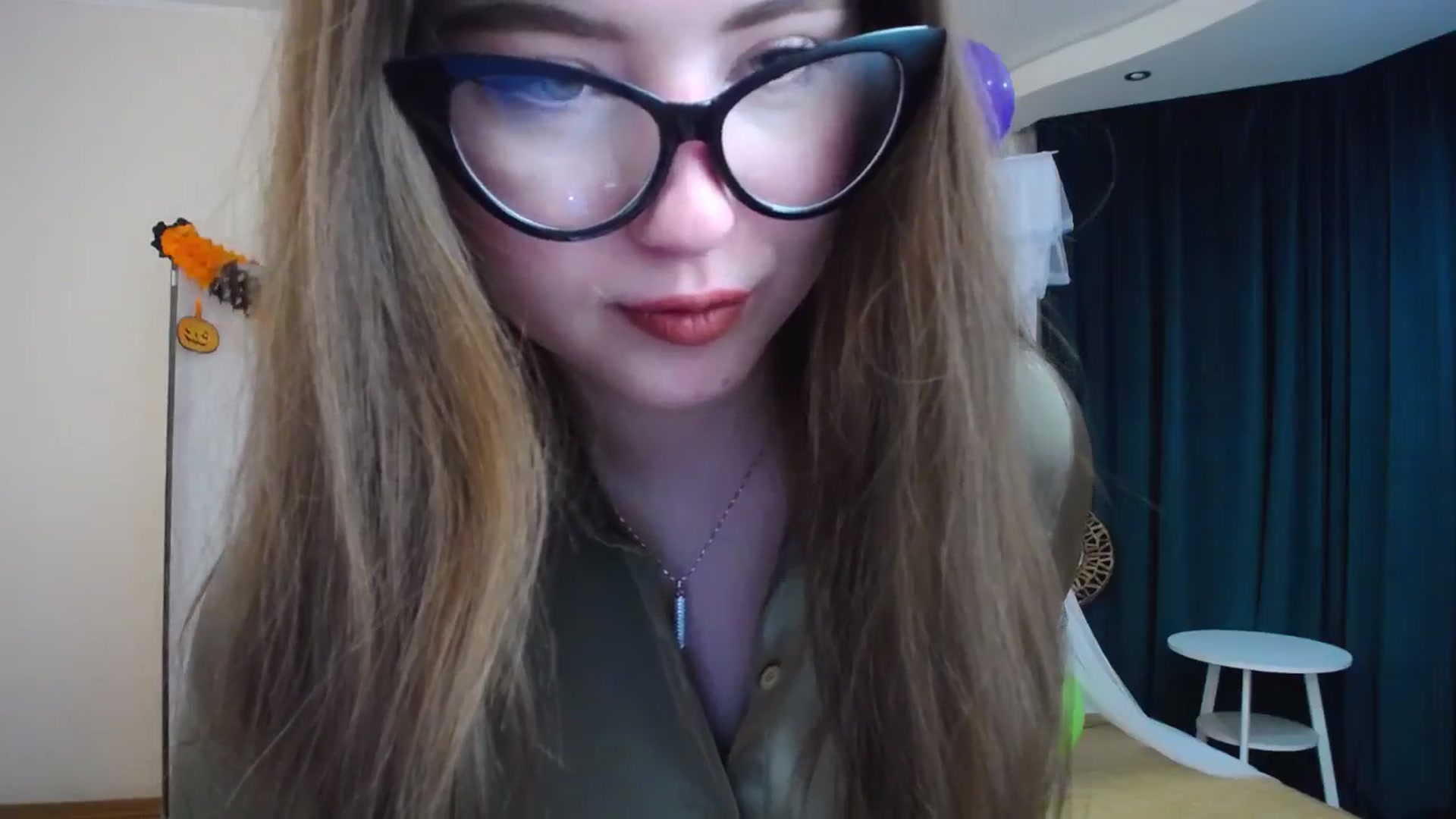 Gallery image thumbnail from AdmireMyEyes's myfreecams stream on, 10/29/2024, 05:39 image 19 of 20