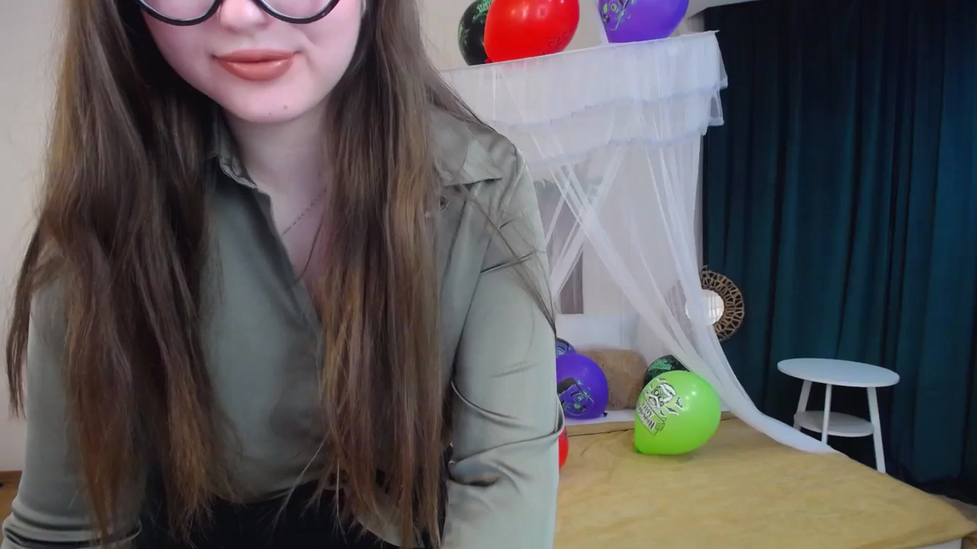 Gallery image thumbnail from AdmireMyEyes's myfreecams stream on, 10/29/2024, 06:37 image 11 of 20
