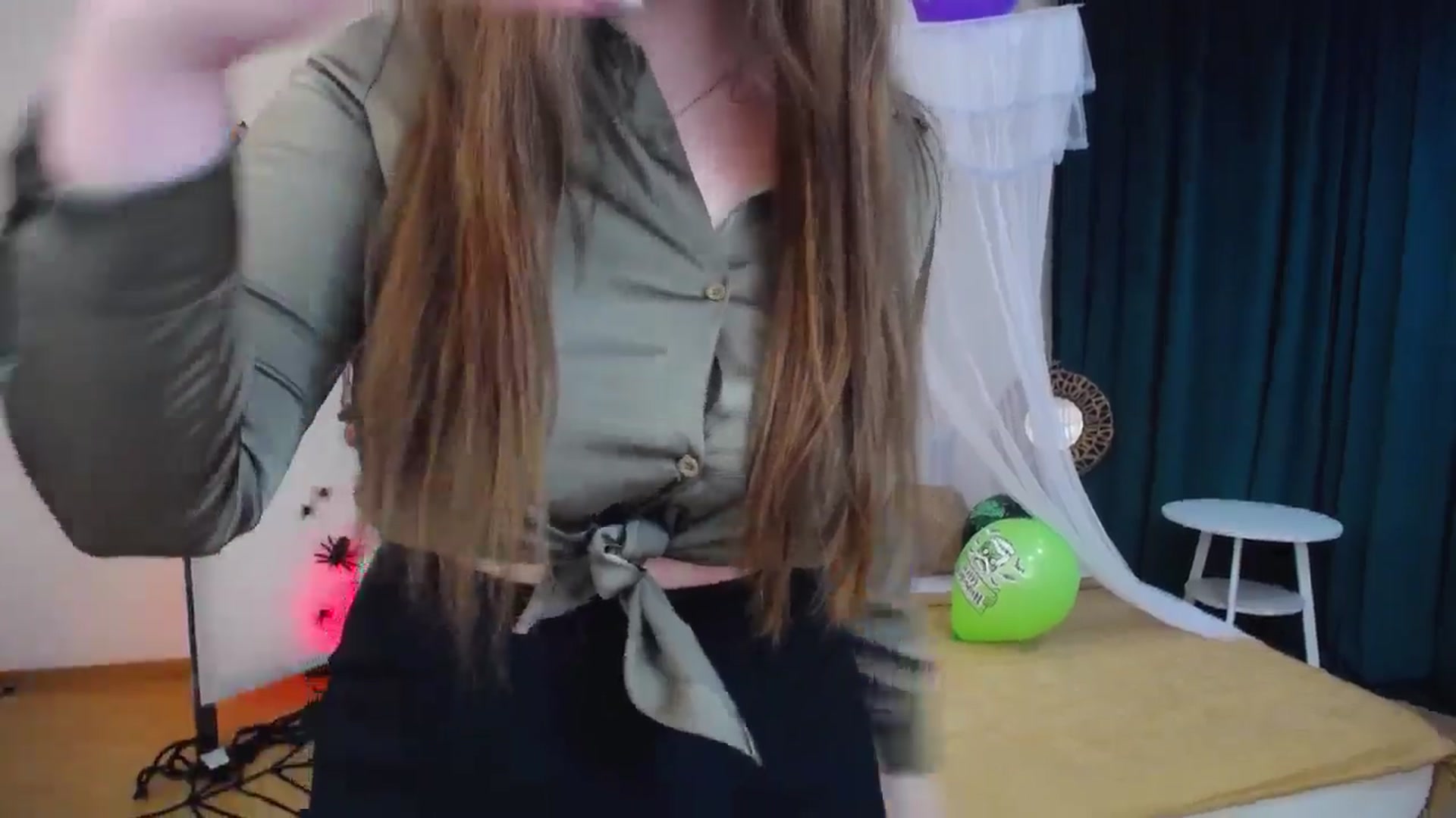 Gallery image thumbnail from AdmireMyEyes's myfreecams stream on, 10/29/2024, 06:37 image 17 of 20
