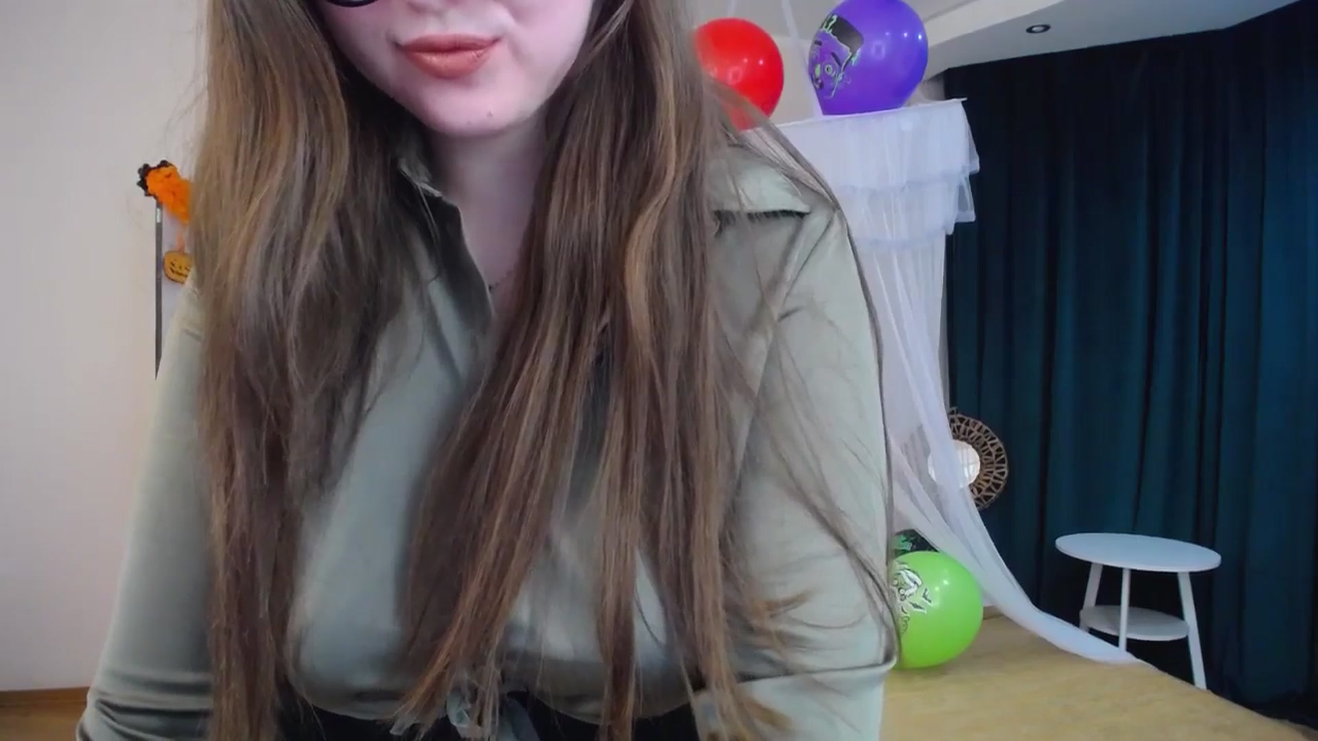 Gallery image thumbnail from AdmireMyEyes's myfreecams stream on, 10/29/2024, 06:37 image 16 of 20
