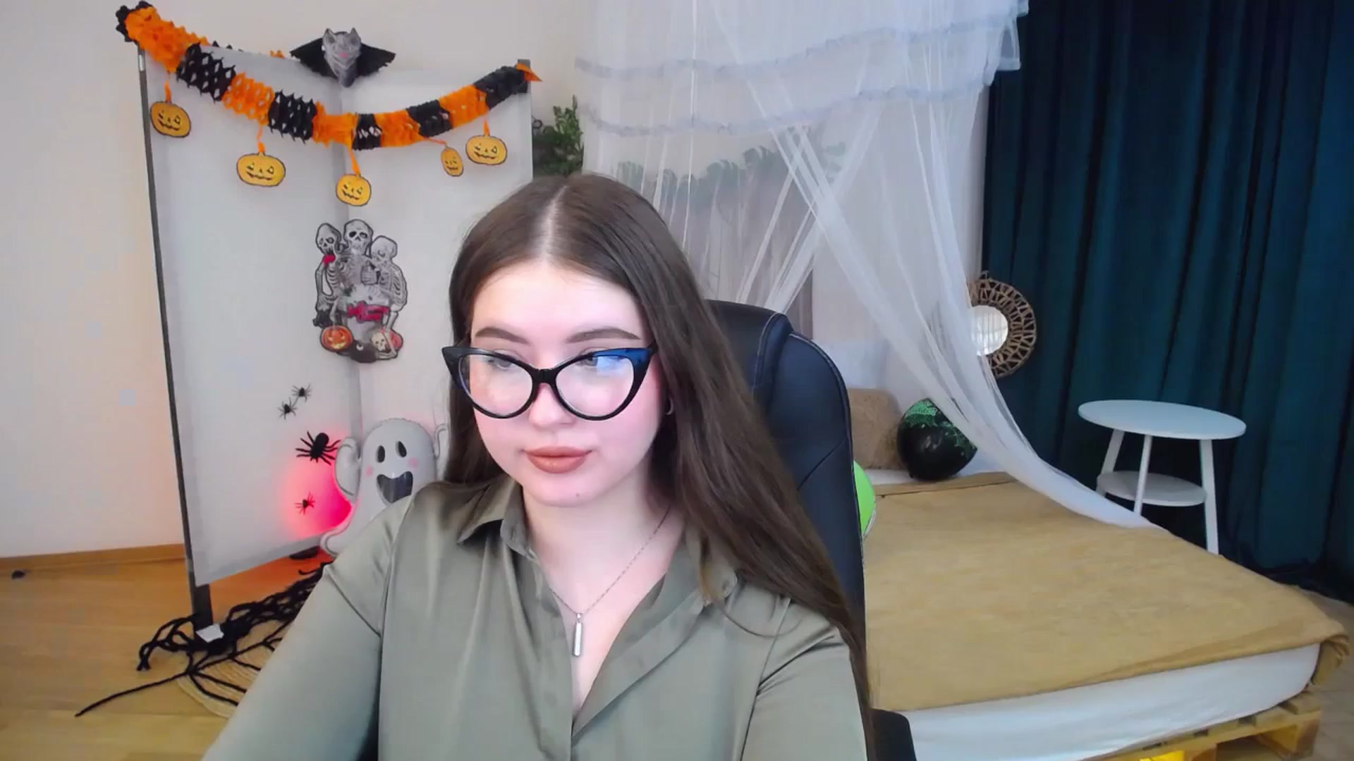 Gallery image thumbnail from AdmireMyEyes's myfreecams stream on, 10/29/2024, 06:37 image 20 of 20