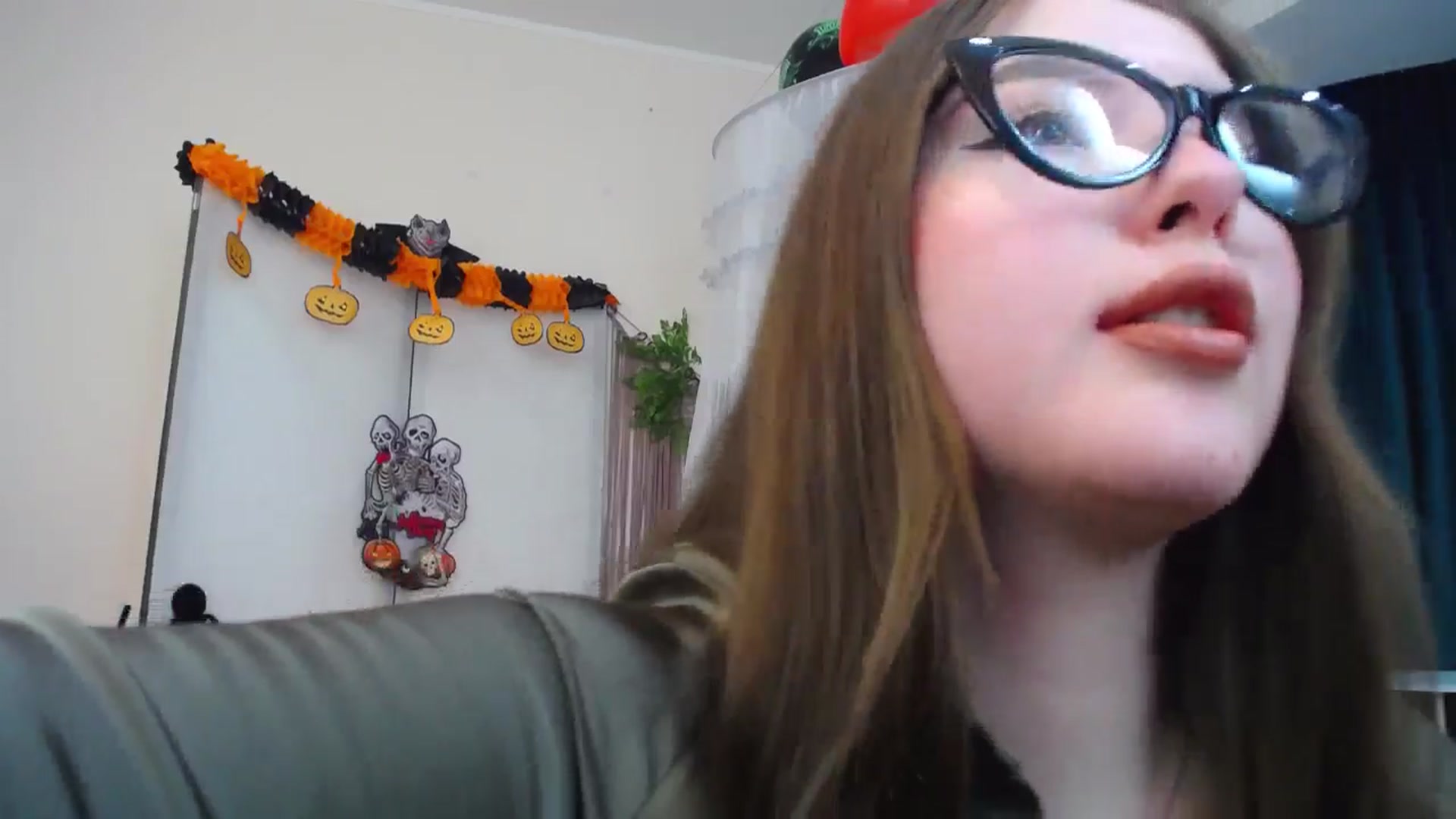 Gallery image thumbnail from AdmireMyEyes's myfreecams stream on, 10/29/2024, 07:48 image 8 of 20