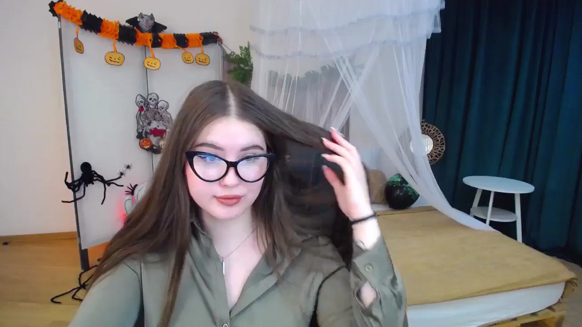 Gallery image thumbnail from AdmireMyEyes's myfreecams stream on, 10/29/2024, 07:48 image 12 of 20