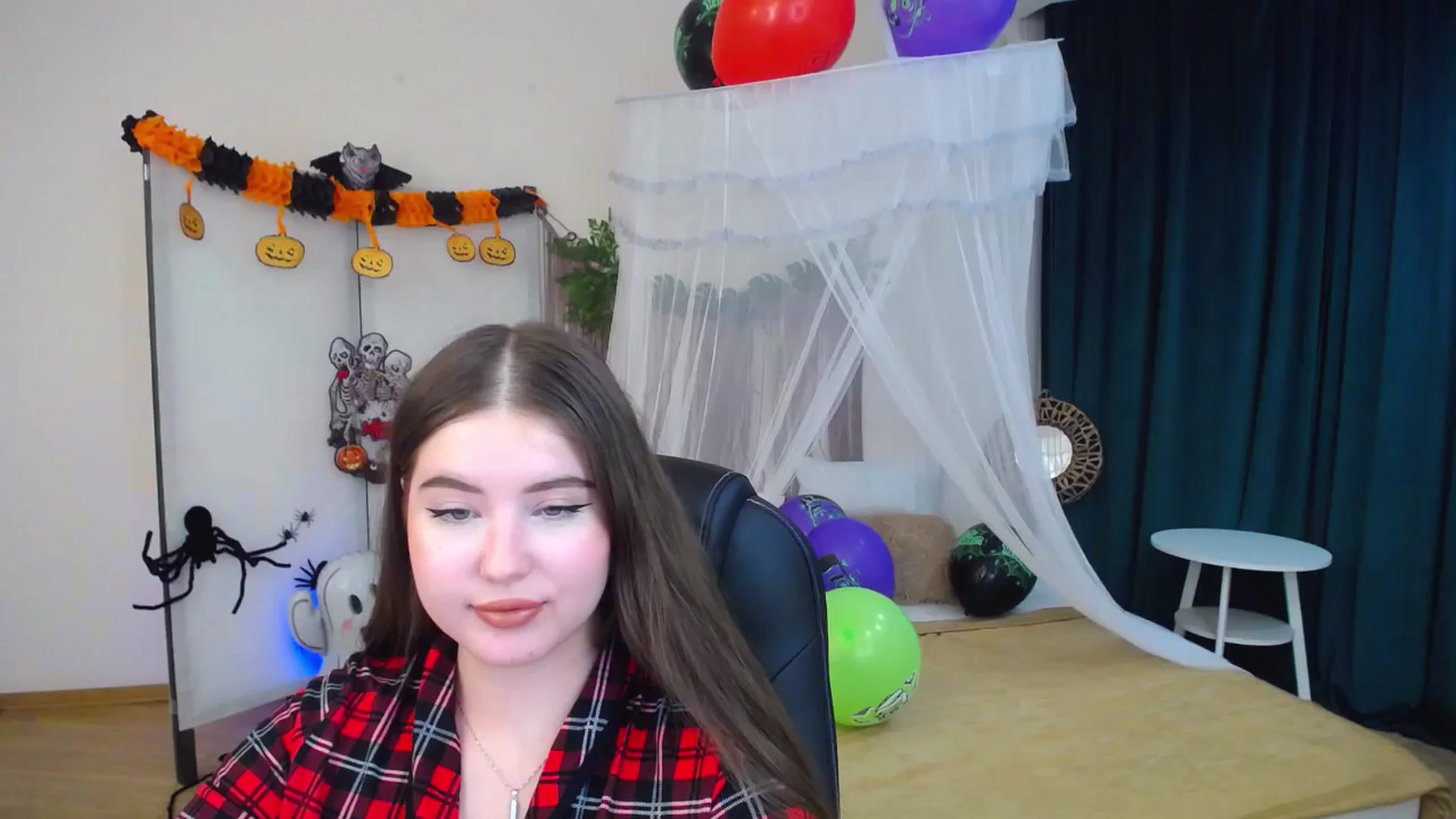 Gallery image thumbnail from AdmireMyEyes's myfreecams stream on, 10/29/2024, 08:54 image 1 of 20