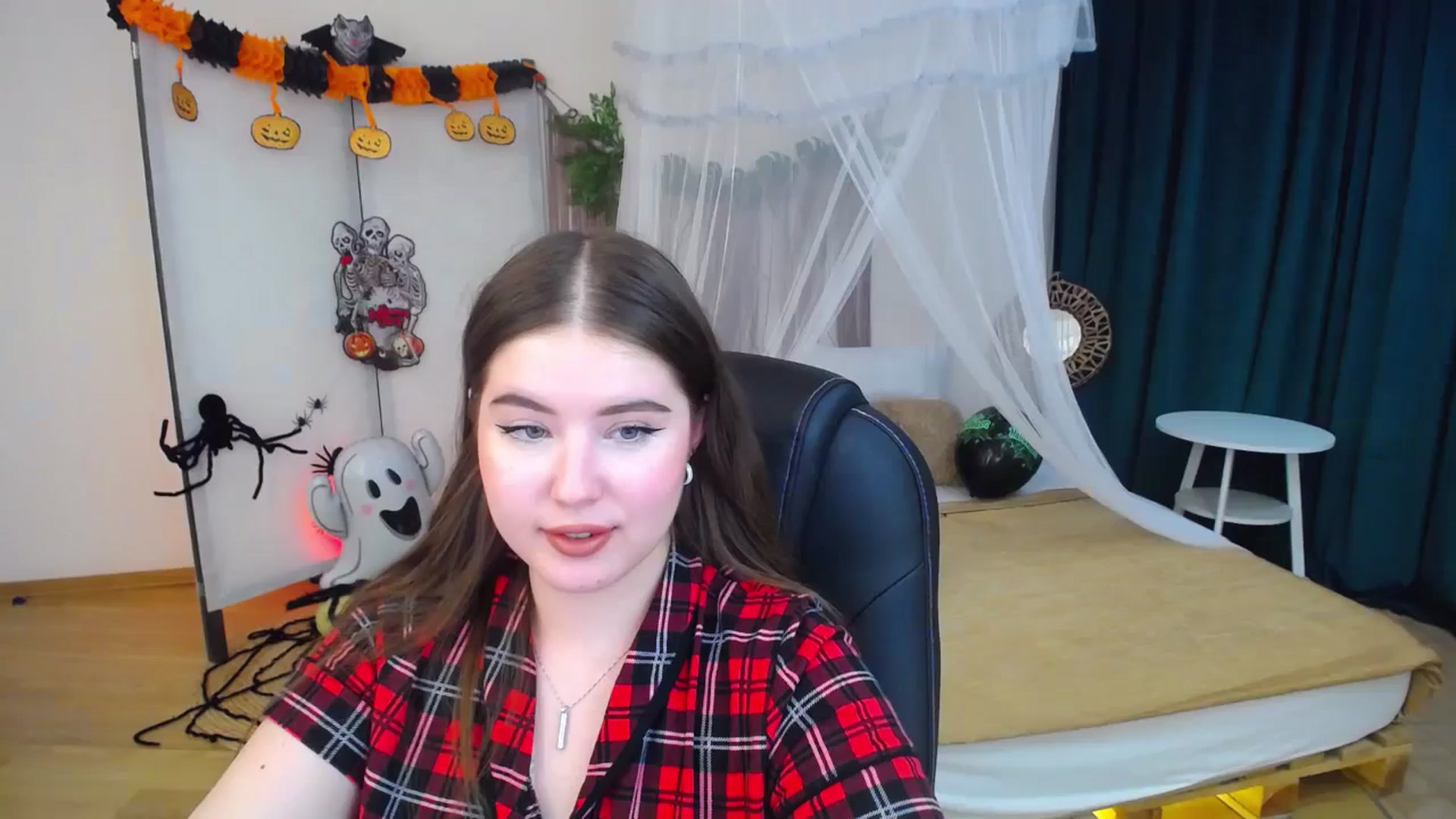 Gallery image thumbnail from AdmireMyEyes's myfreecams stream on, 10/29/2024, 08:54 image 20 of 20