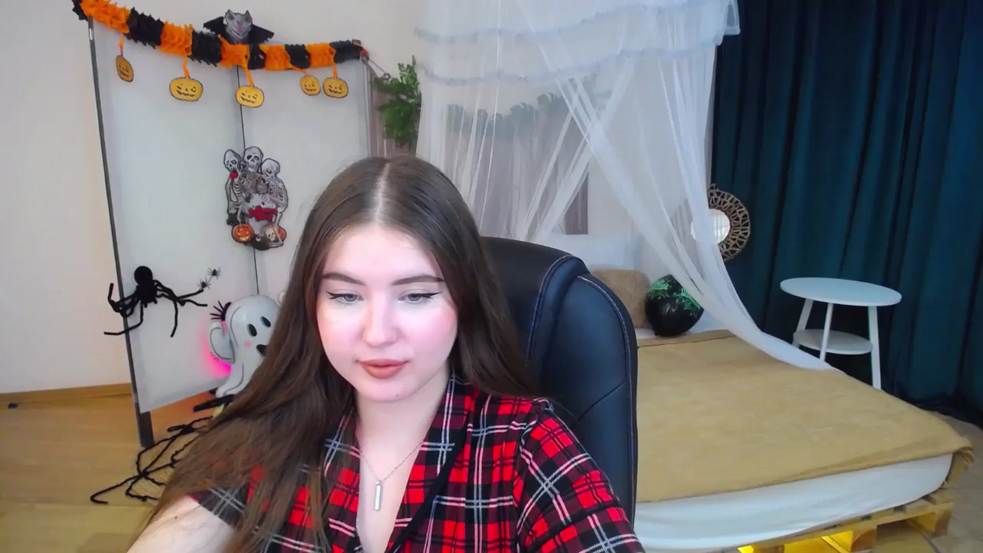 Gallery image thumbnail from AdmireMyEyes's myfreecams stream on, 10/29/2024, 08:54 image 18 of 20