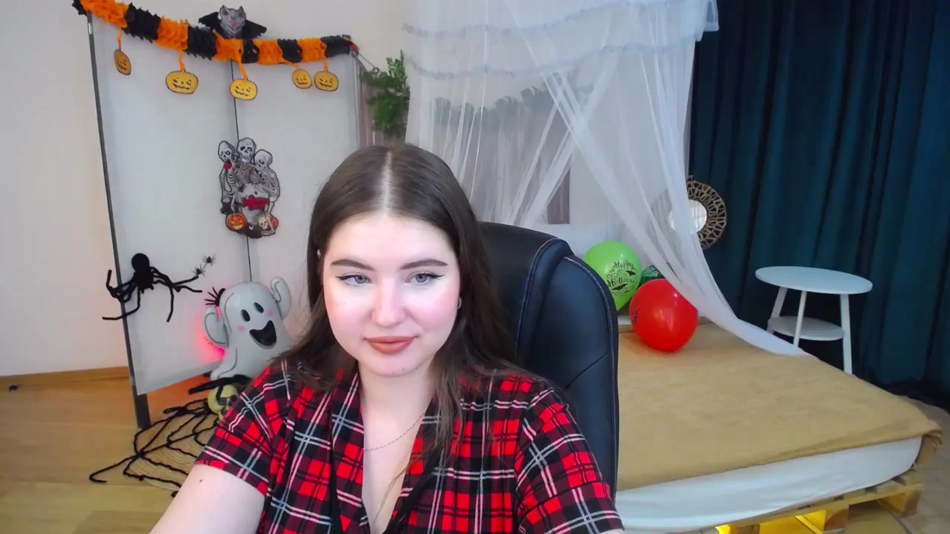 Gallery image thumbnail from AdmireMyEyes's myfreecams stream on, 10/29/2024, 09:49 image 3 of 20