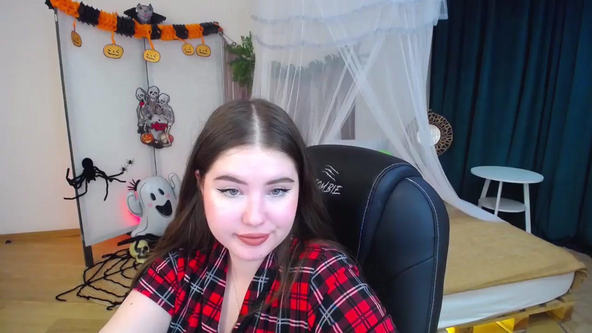 Gallery image thumbnail from AdmireMyEyes's myfreecams stream on, 10/29/2024, 09:49 image 16 of 20