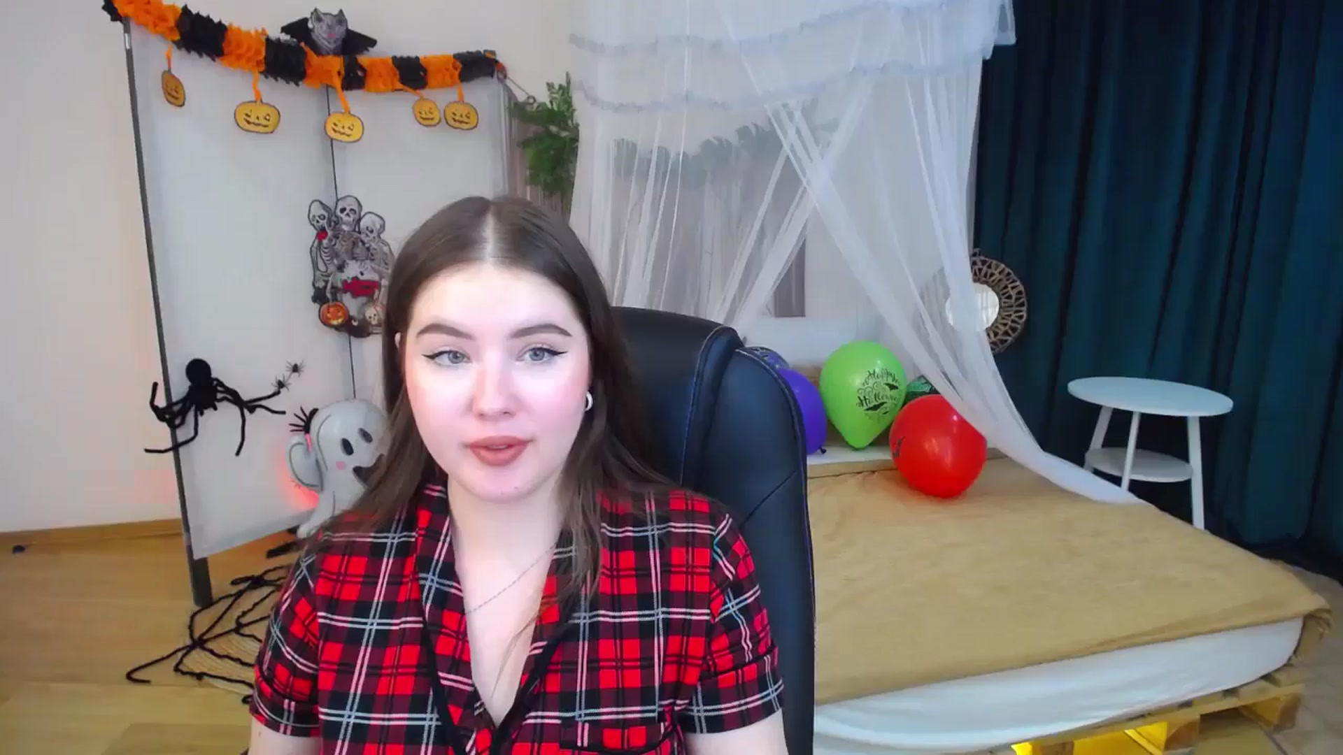 Gallery image thumbnail from AdmireMyEyes's myfreecams stream on, 10/29/2024, 09:49 image 1 of 20