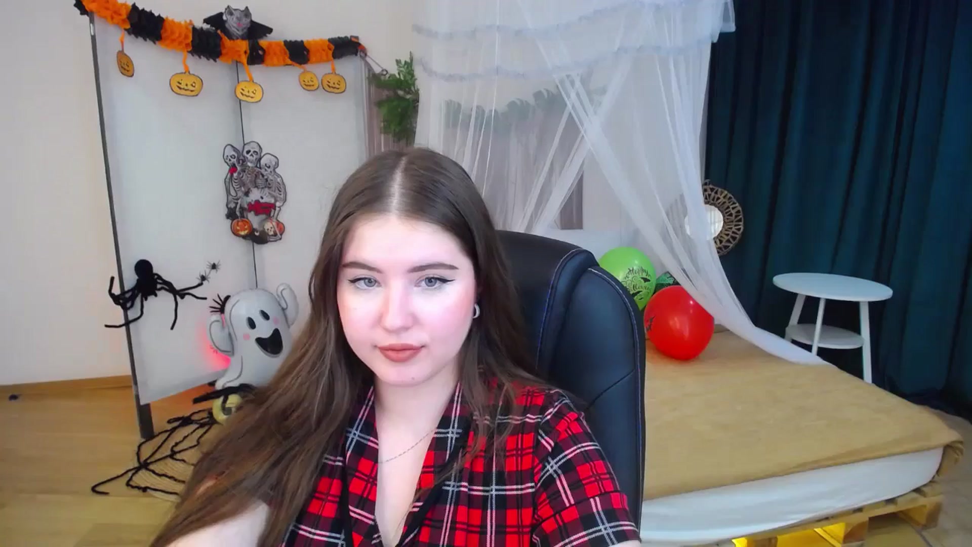 Gallery image thumbnail from AdmireMyEyes's myfreecams stream on, 10/29/2024, 09:49 image 10 of 20