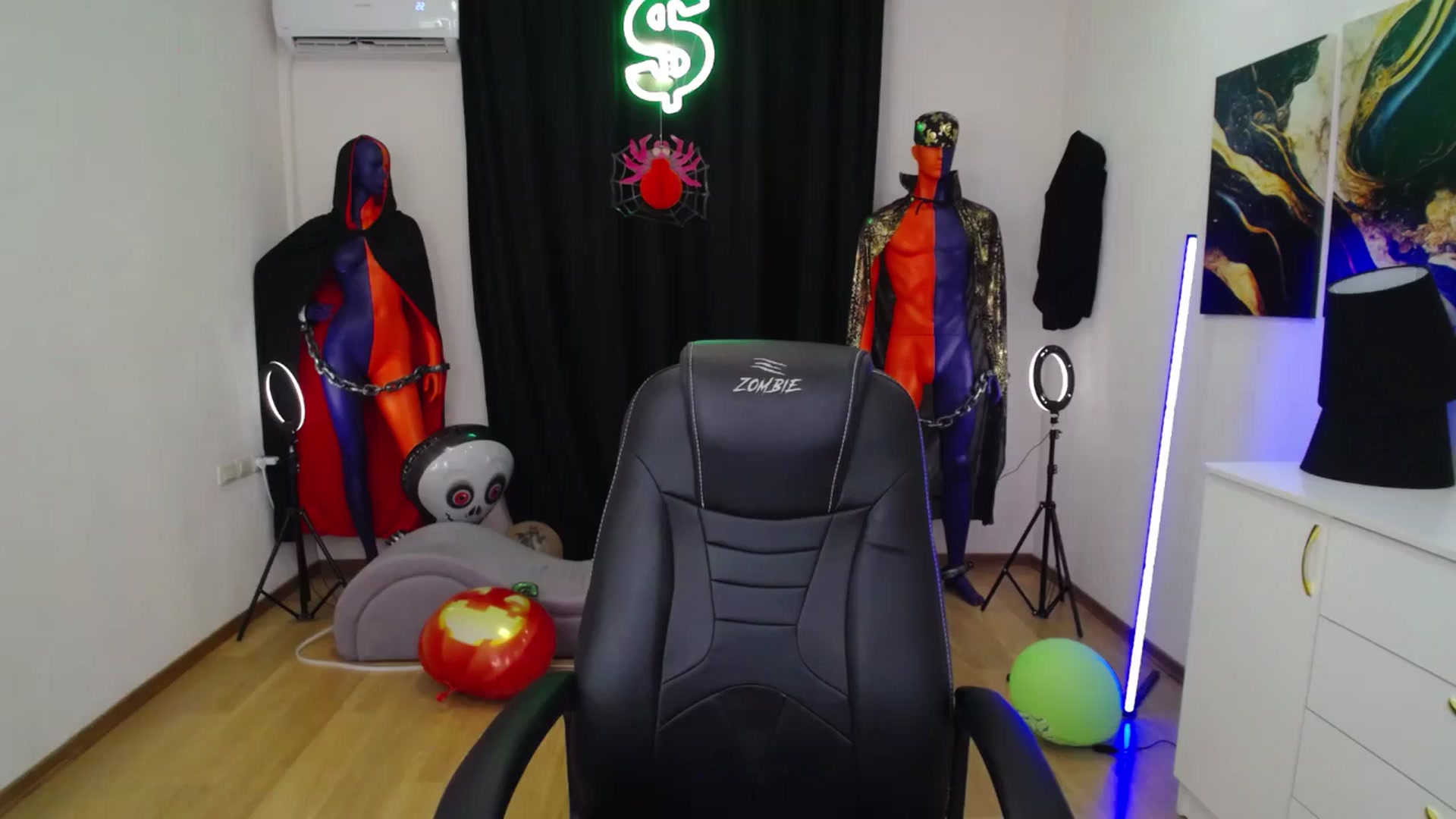 Gallery image thumbnail from AdmireMyEyes's myfreecams stream on, 10/30/2024, 09:43 image 12 of 20